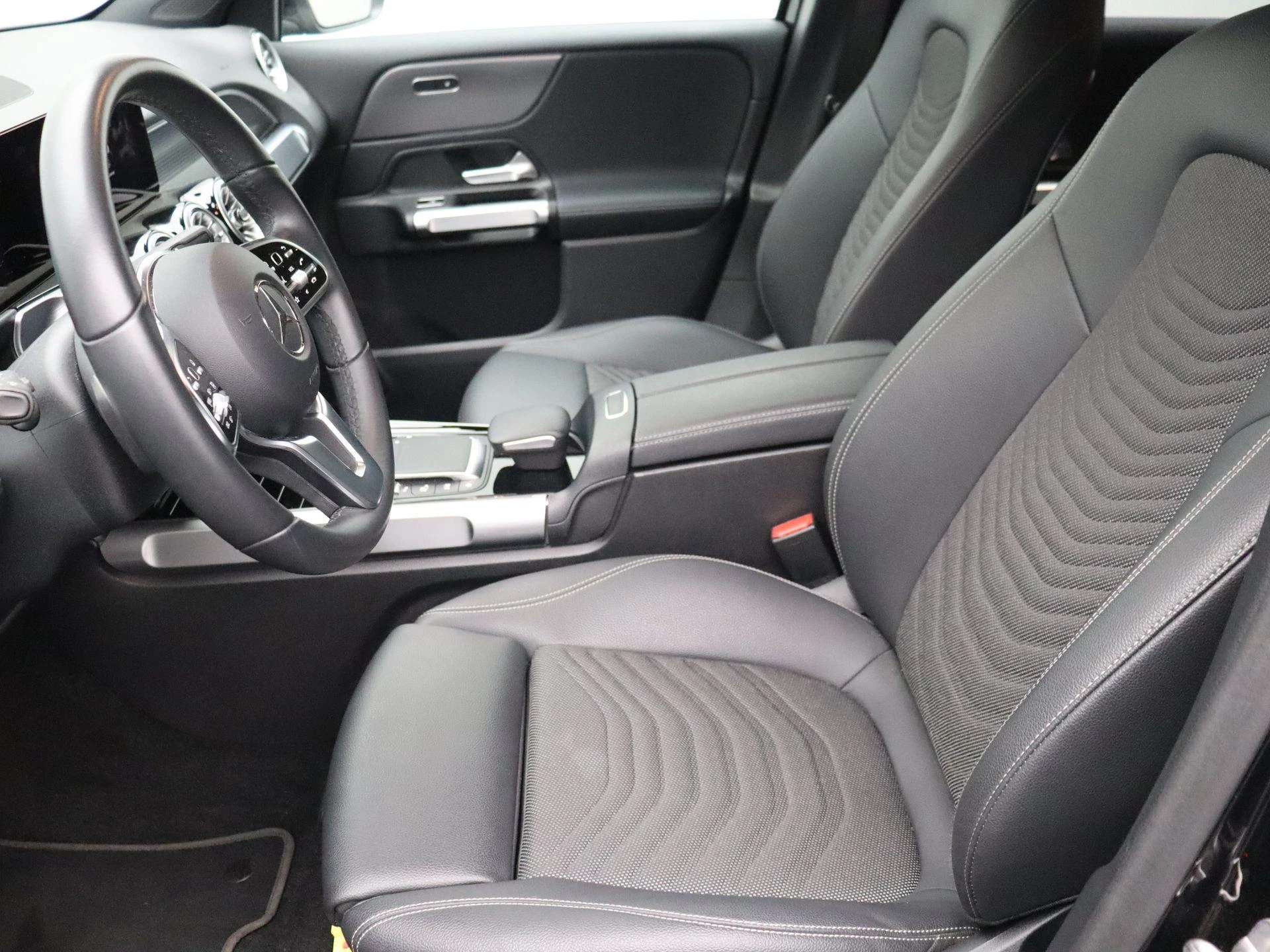 Mercedes-Benz EQB 250 Business Line
