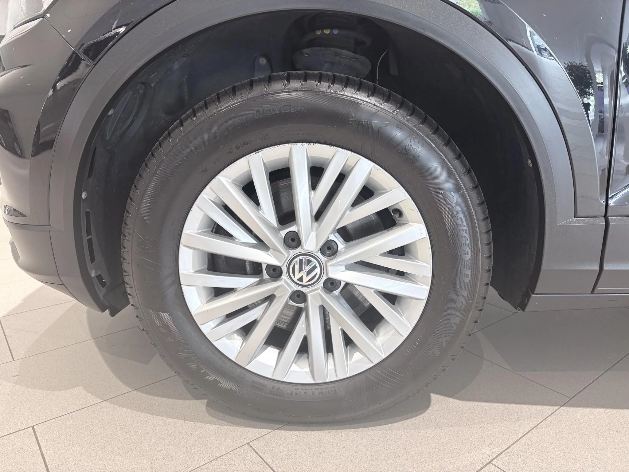 Volkswagen-T-Roc-image-1