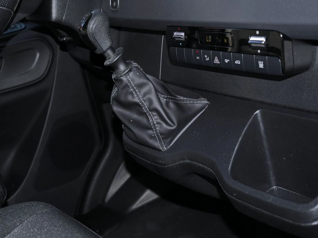 Mercedes-Benz-Sprinter 317-image-11