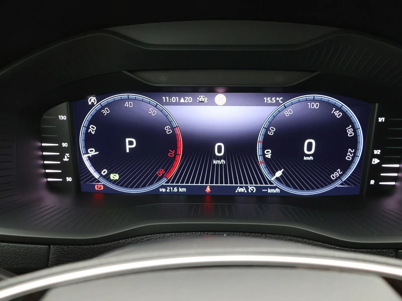 Škoda Karoq Karoq Family 1.5 TSI 110kW (150pk) DSG7 / DEMO