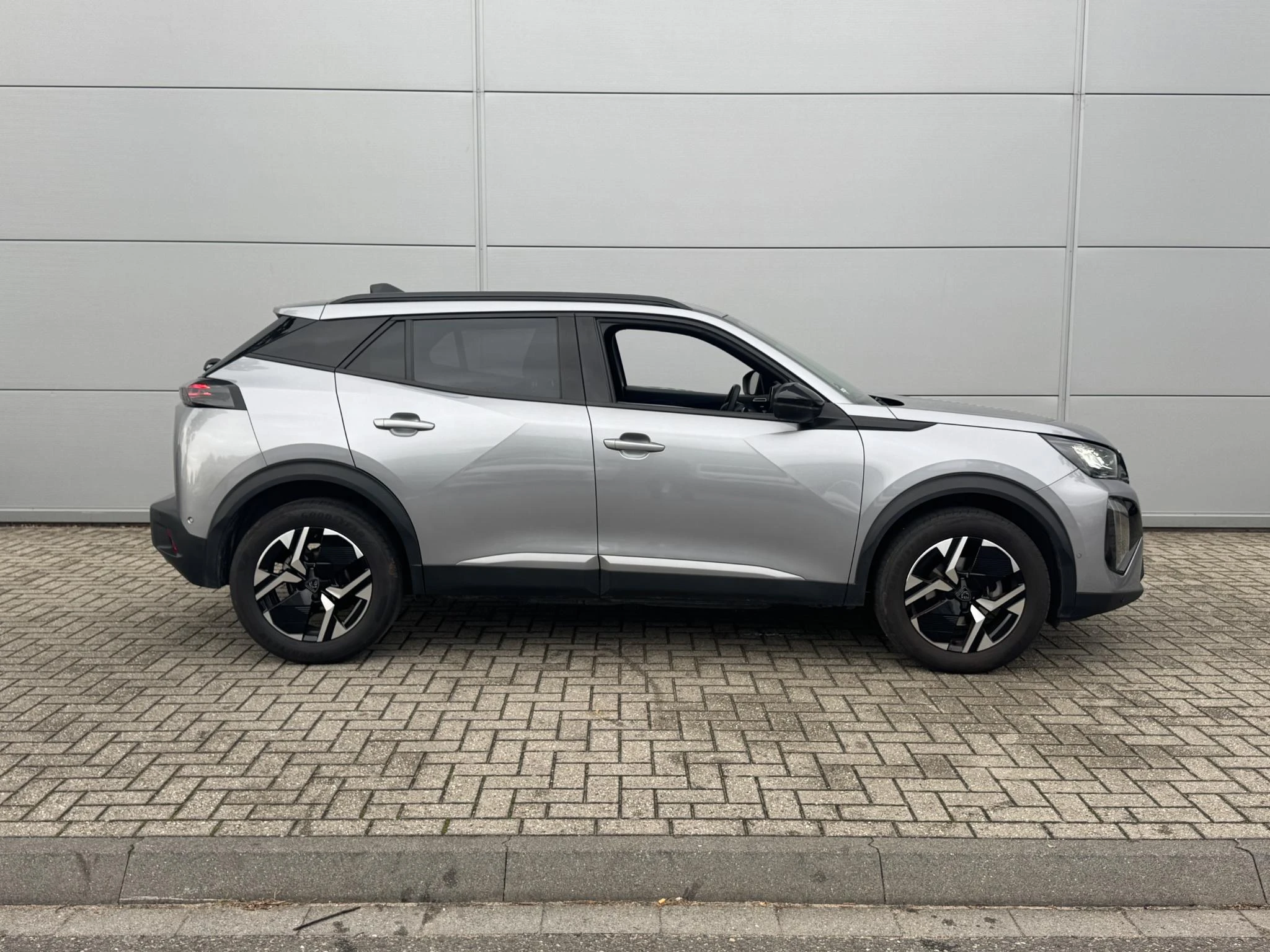 Peugeot-2008-image-6