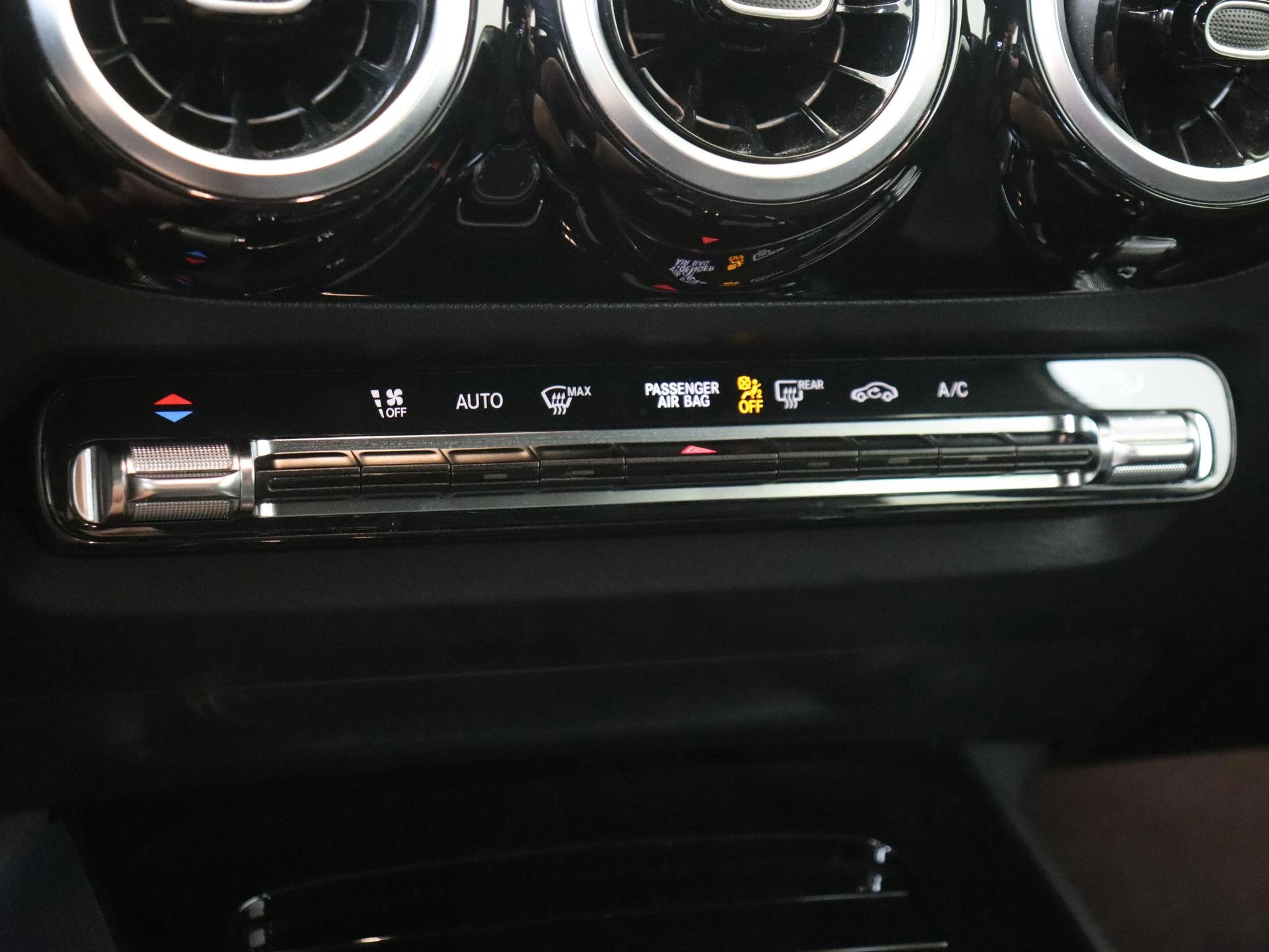 Mercedes-Benz-B-Klasse-image-18