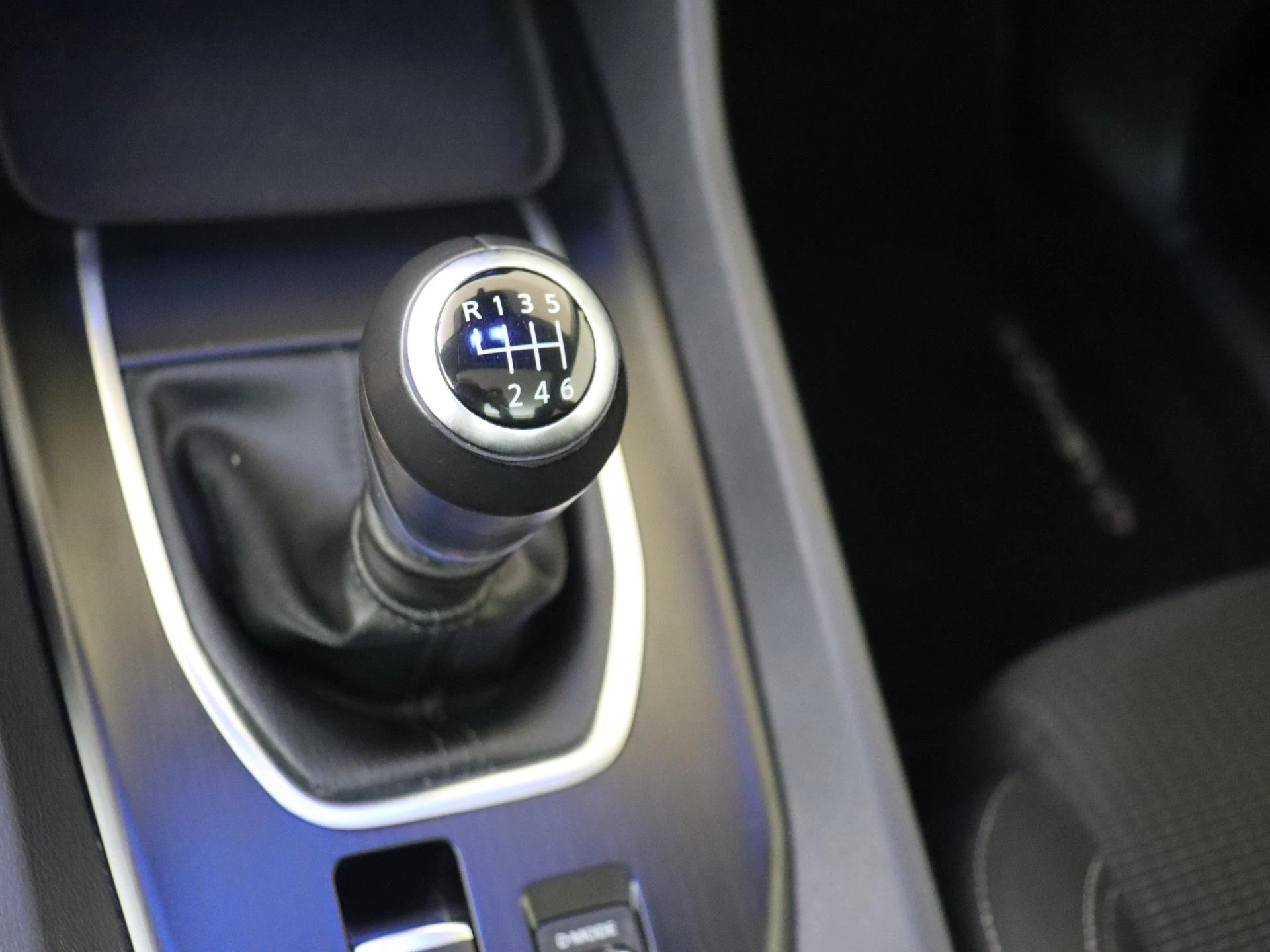 Nissan-QASHQAI-image-18