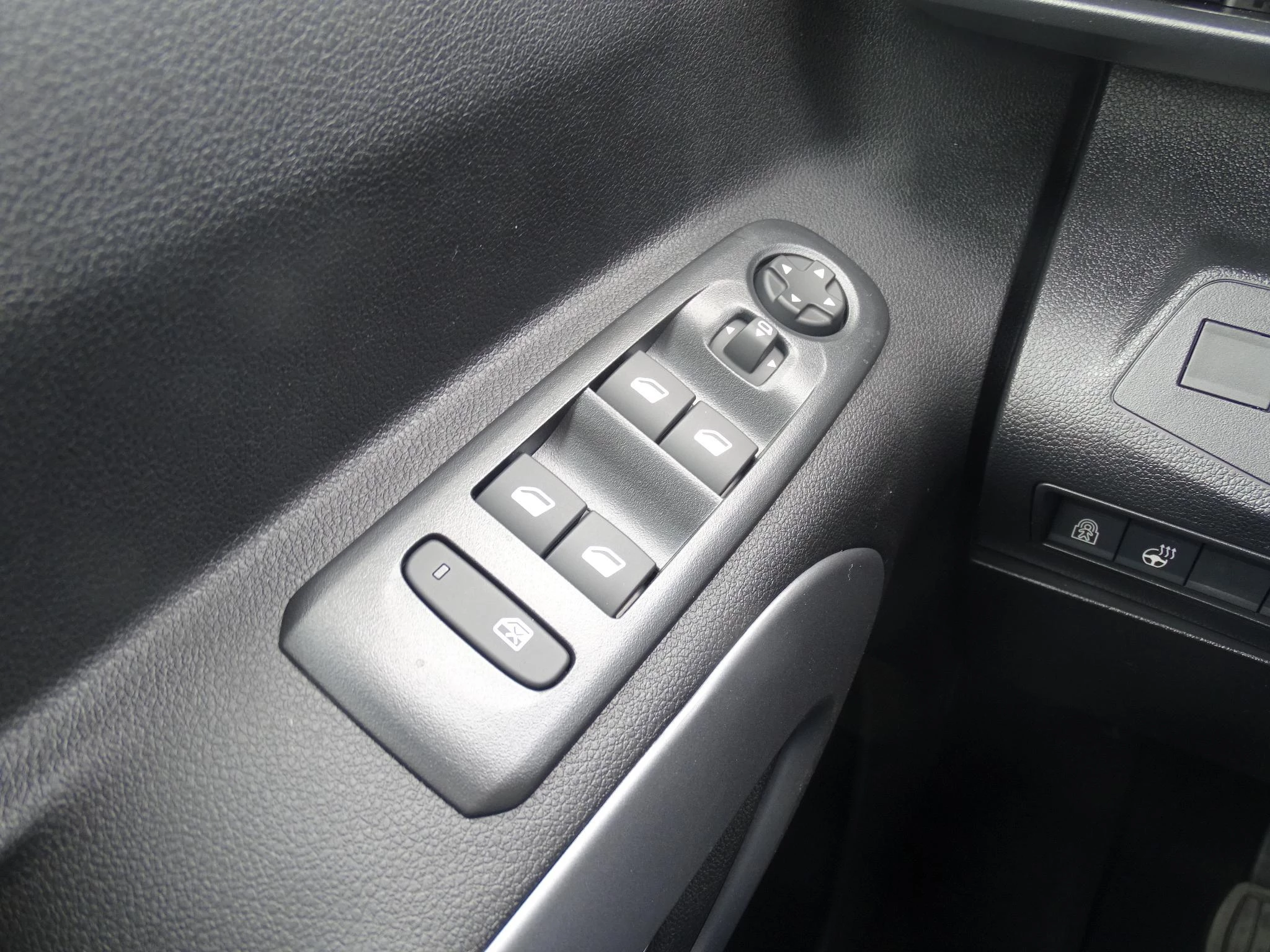 Opel Combo Life 1.2T Edition+gps+camera+park pilot achteraan