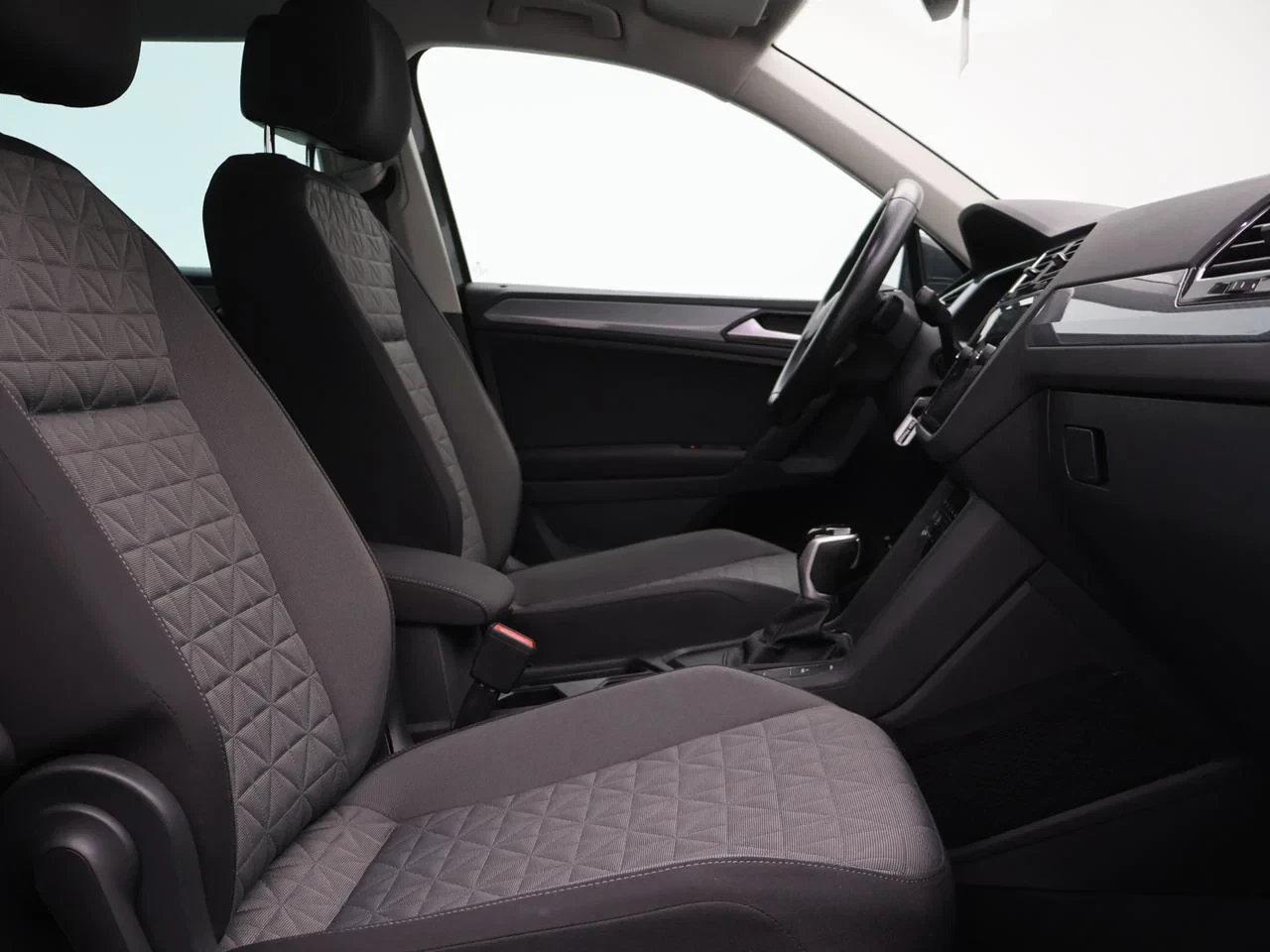 Volkswagen Tiguan eHybrid (PHEV) Tiguan eHybrid 1.4 Life Business 245PK *AUTOMAAT*VIRTUAL COCKPIT*NAVI*APP-CONNECT*CAMERA*PDC*ACC*AIRCO*...*