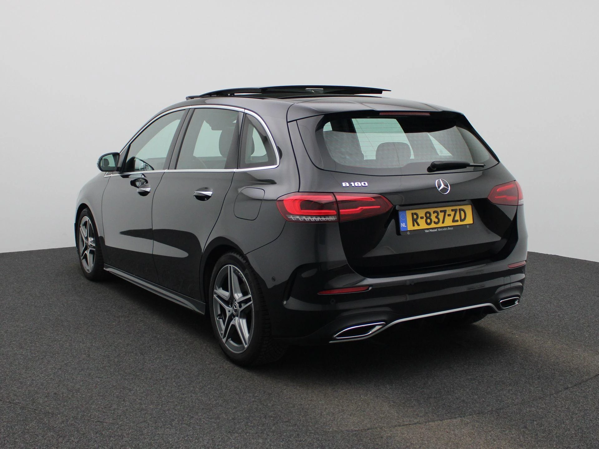 Mercedes-Benz-B-Klasse-image-1