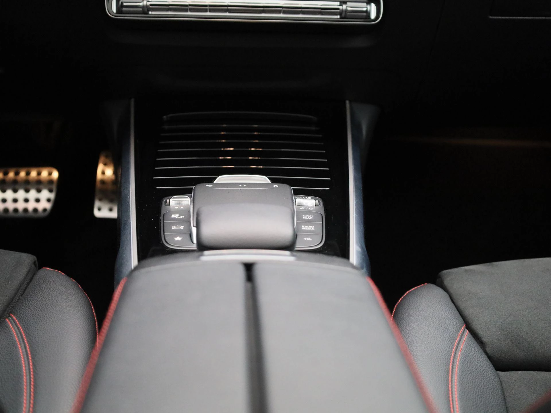 Mercedes-Benz GLB 200 4MATIC AMG Line