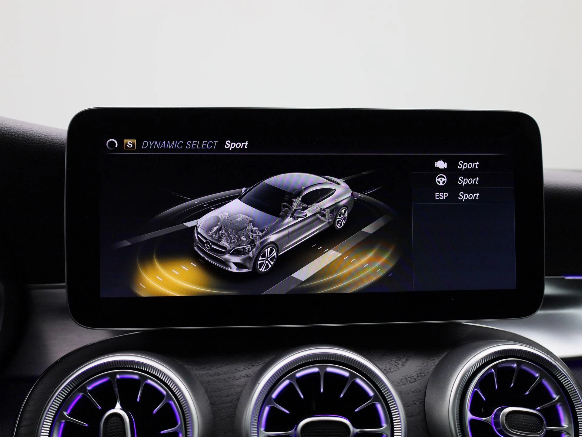 Mercedes-Benz-C-Klasse-image-30