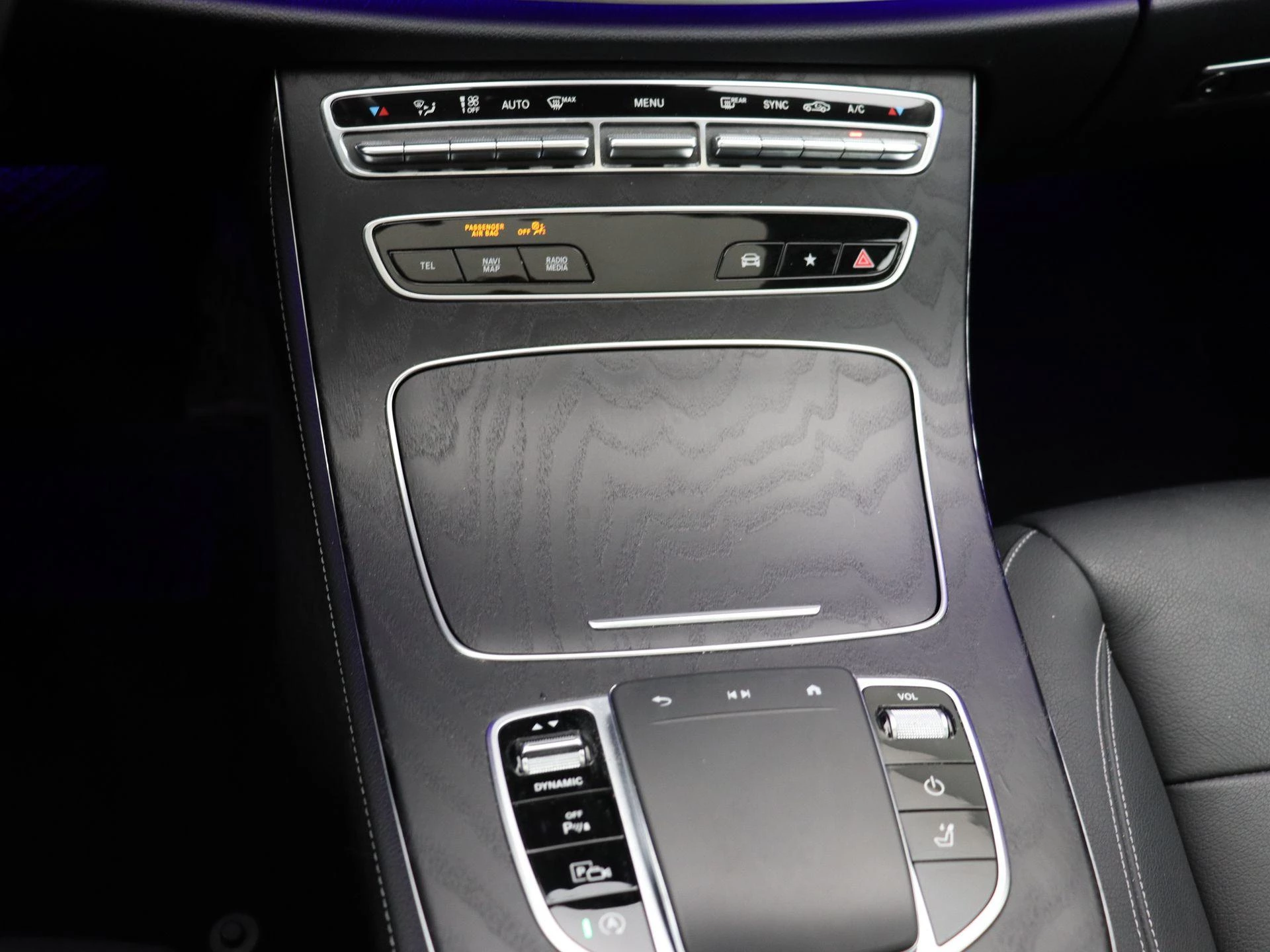 Mercedes-Benz Classe E 200 Business Solution Estate + LEDER + PANO DAK + BURMESTER + TREKHAAK +360VIEW