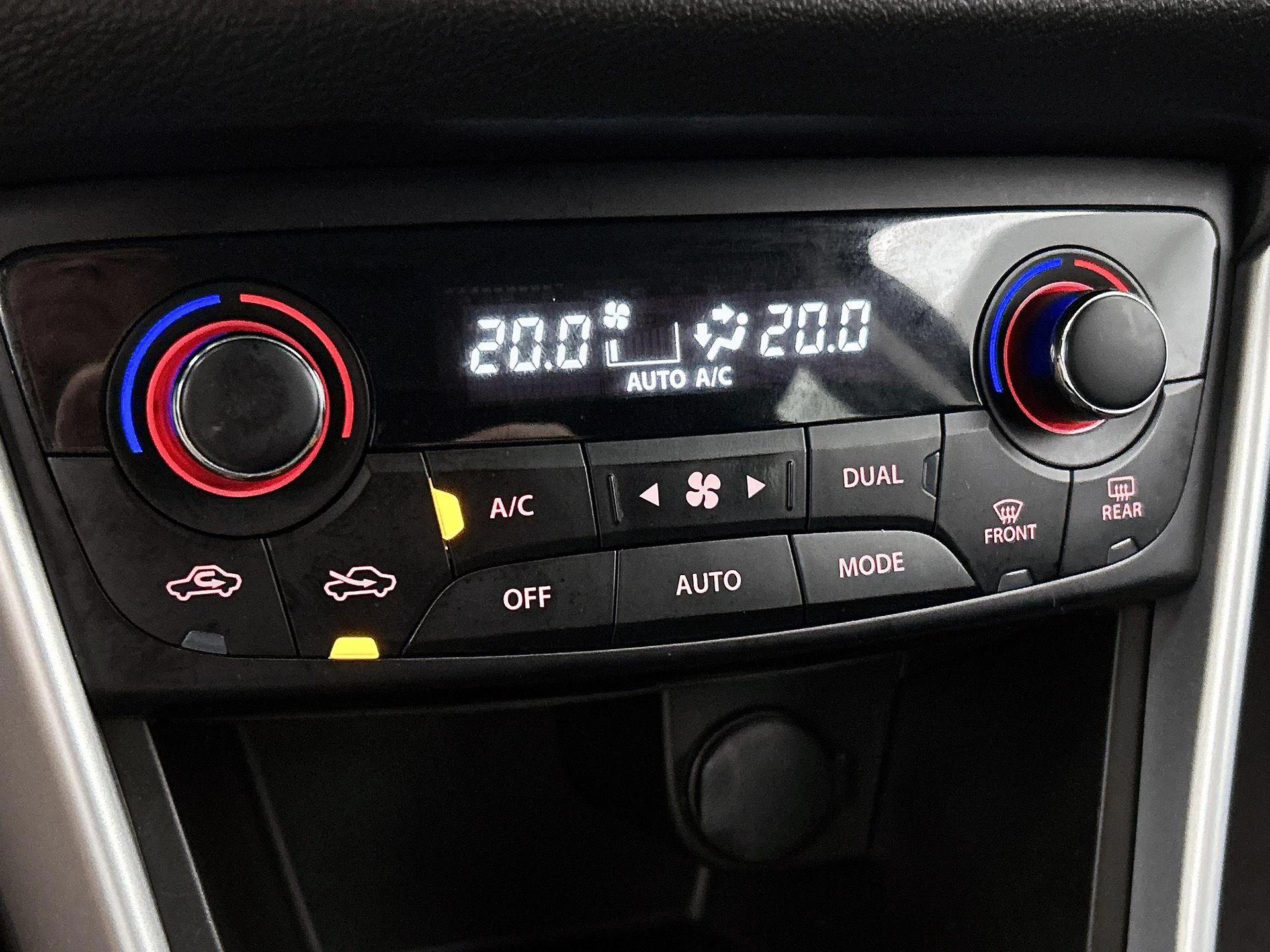 Suzuki-S-Cross-image-12