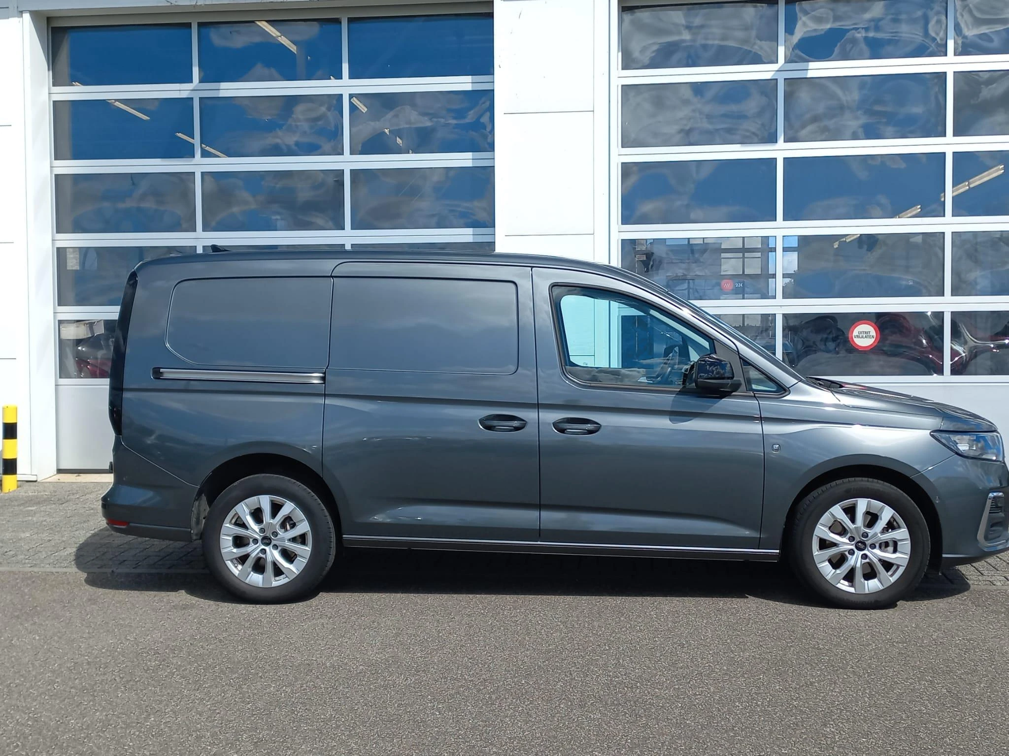 Ford-Transit Connect-image-2
