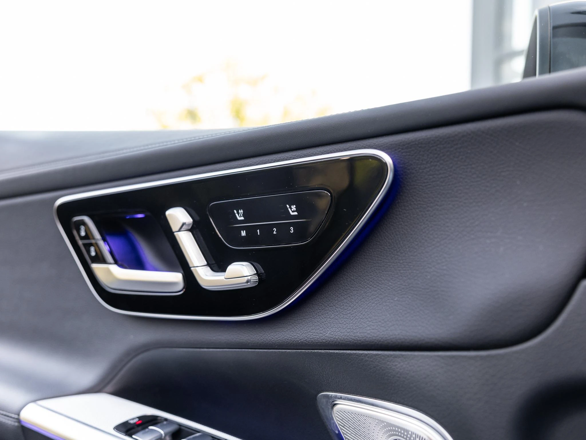 Mercedes-Benz-GLC-image-15