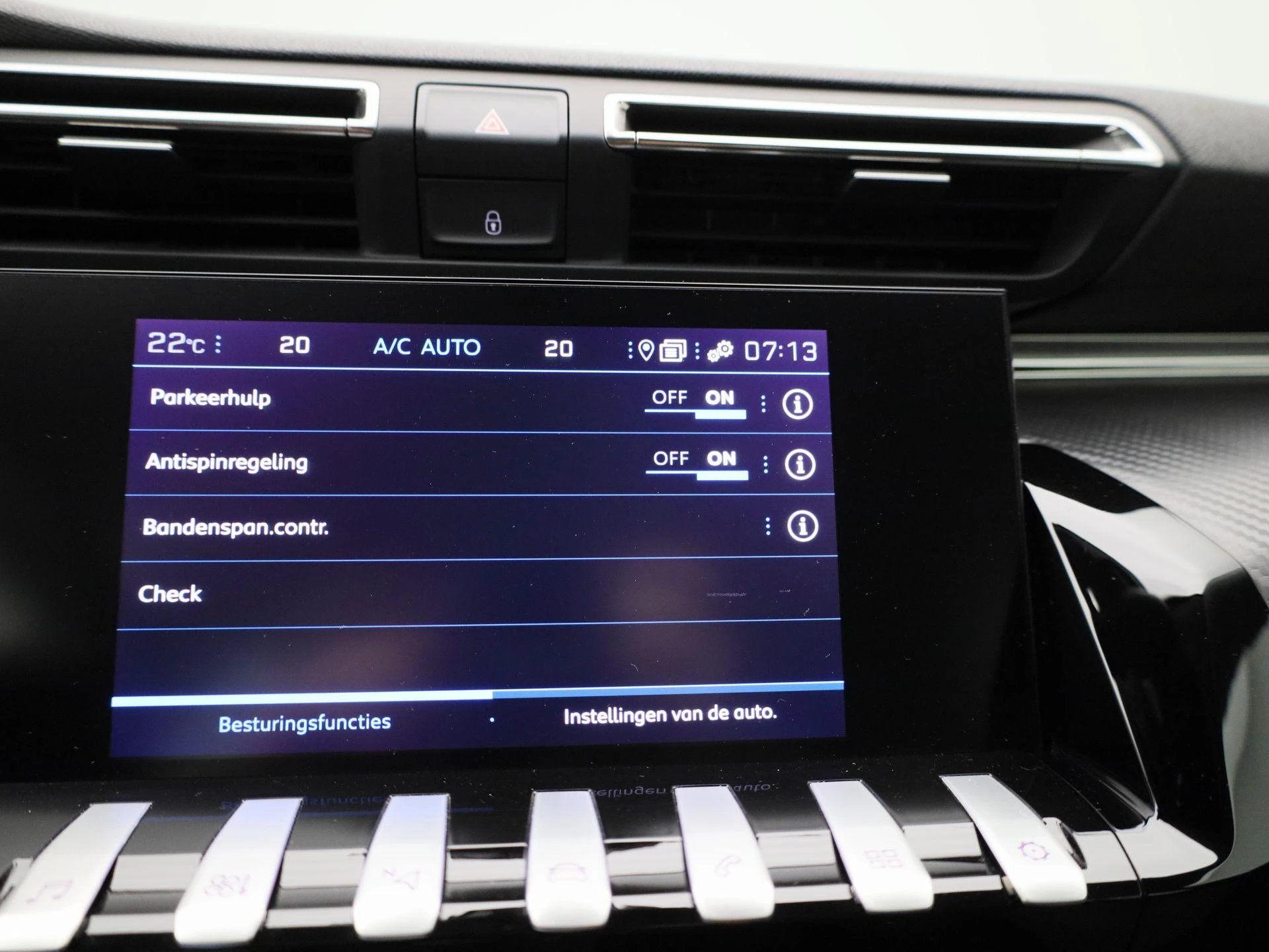 Peugeot-508-image-24