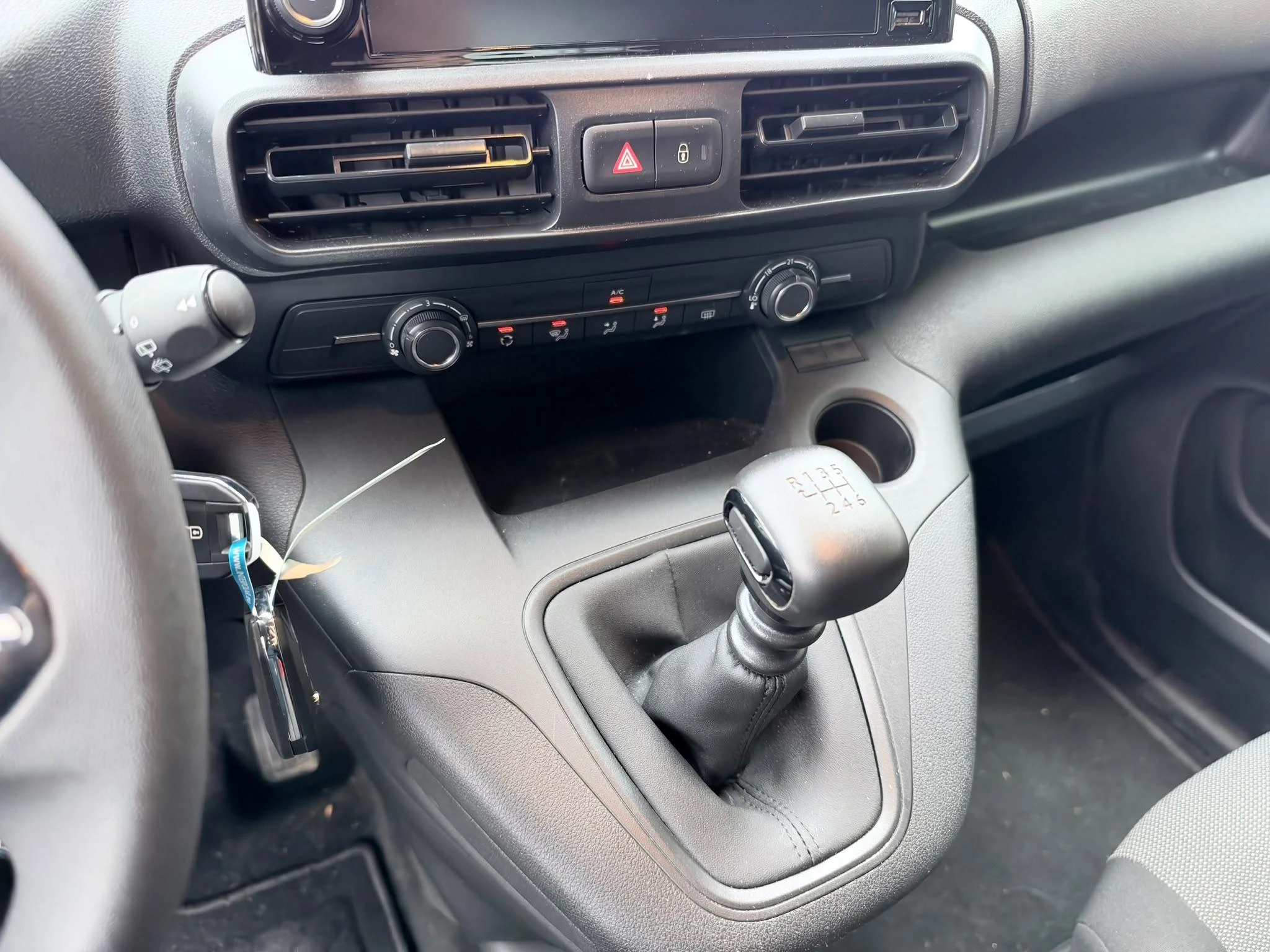 Peugeot-Rifter-image-11