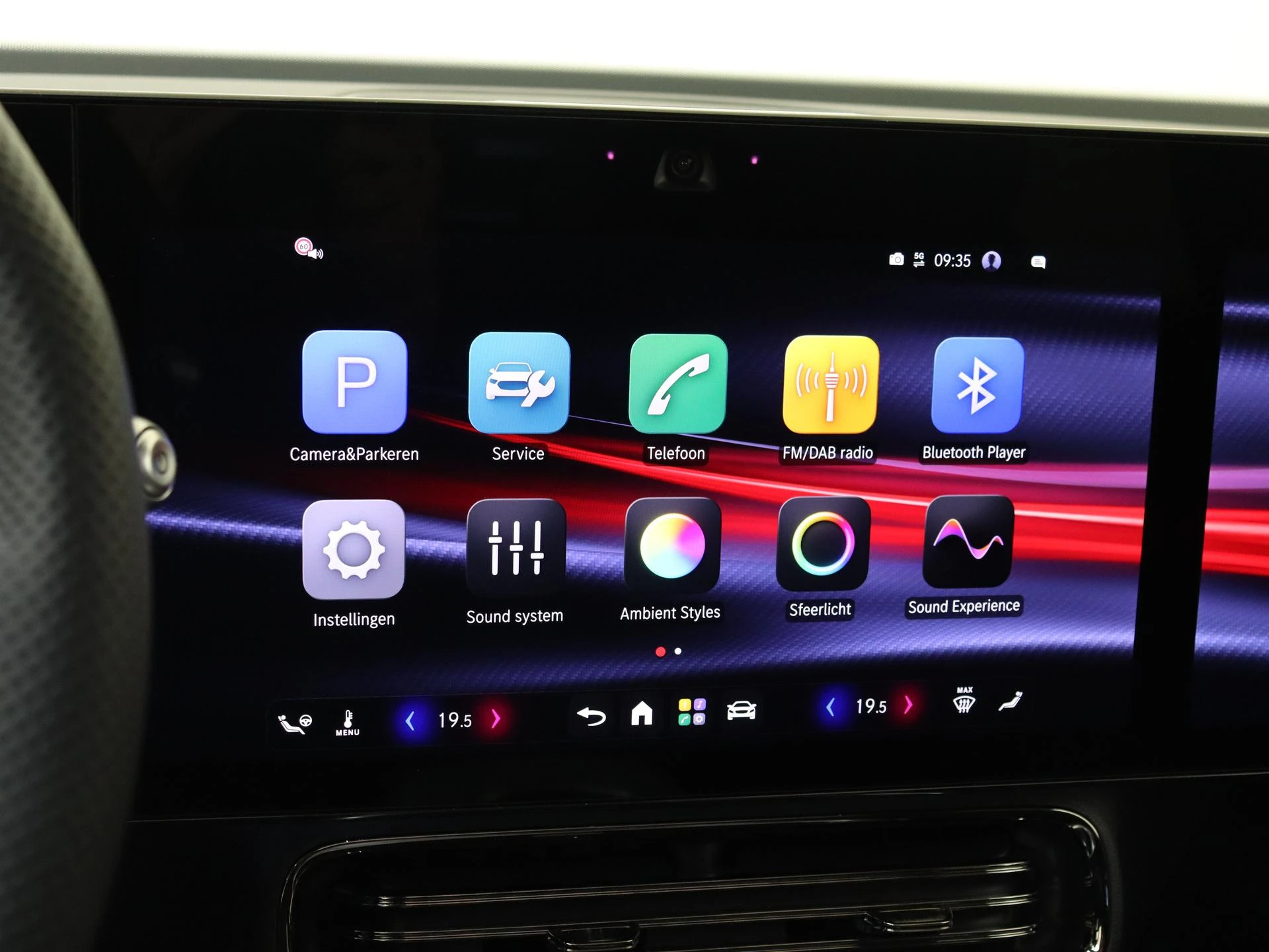 Mercedes-Benz-GLB-image-16