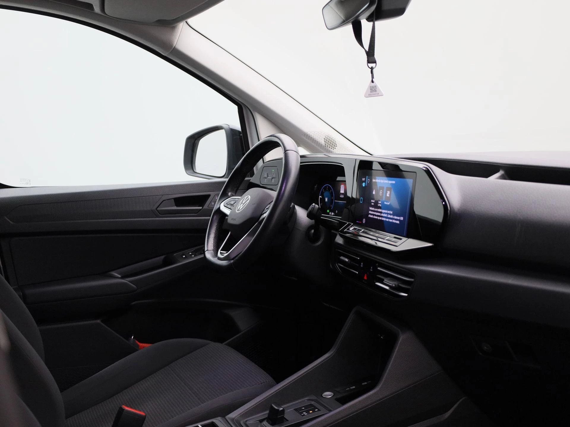 Volkswagen-Caddy-image-33