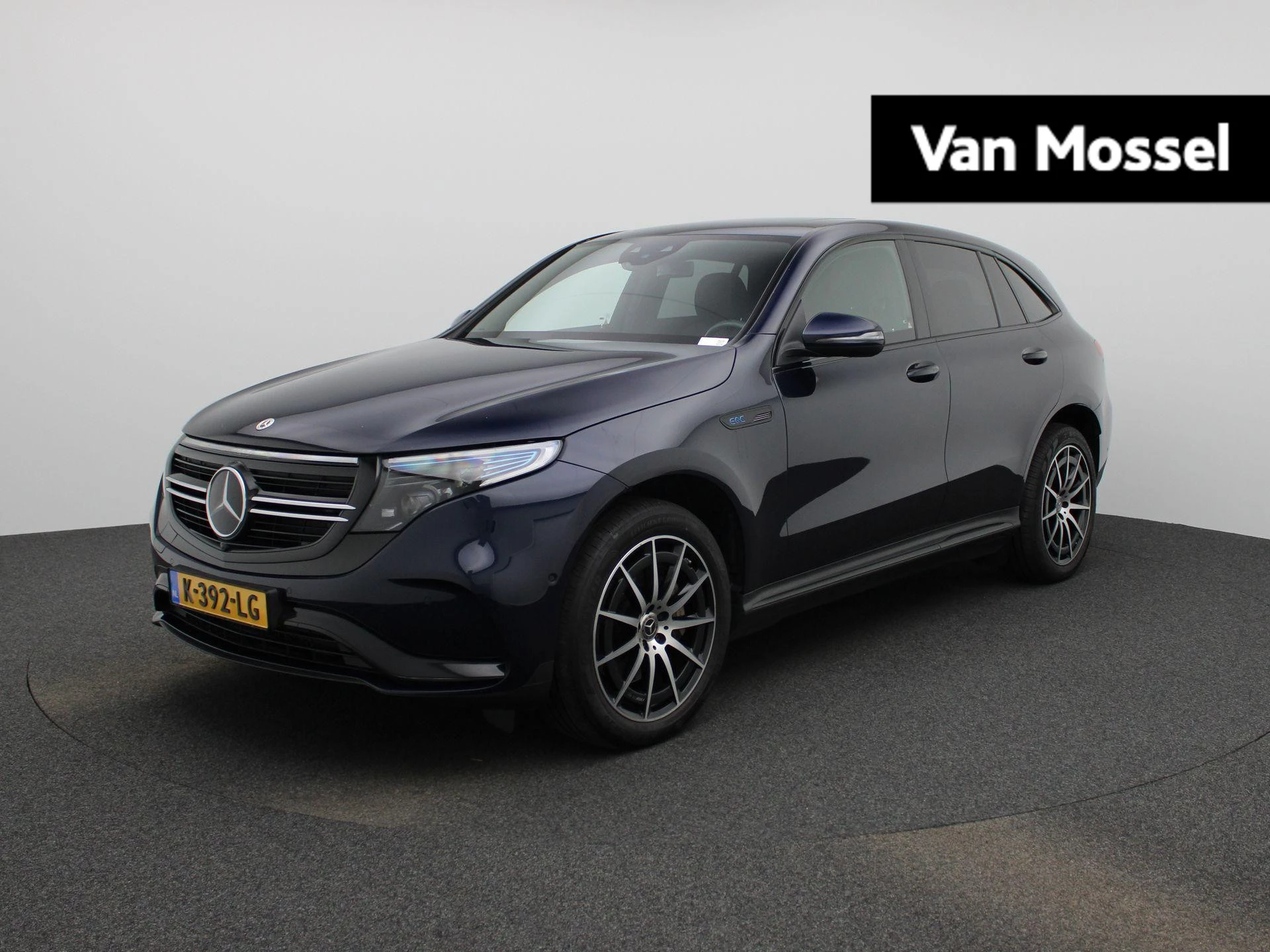 Mercedes-Benz-EQC-image-0