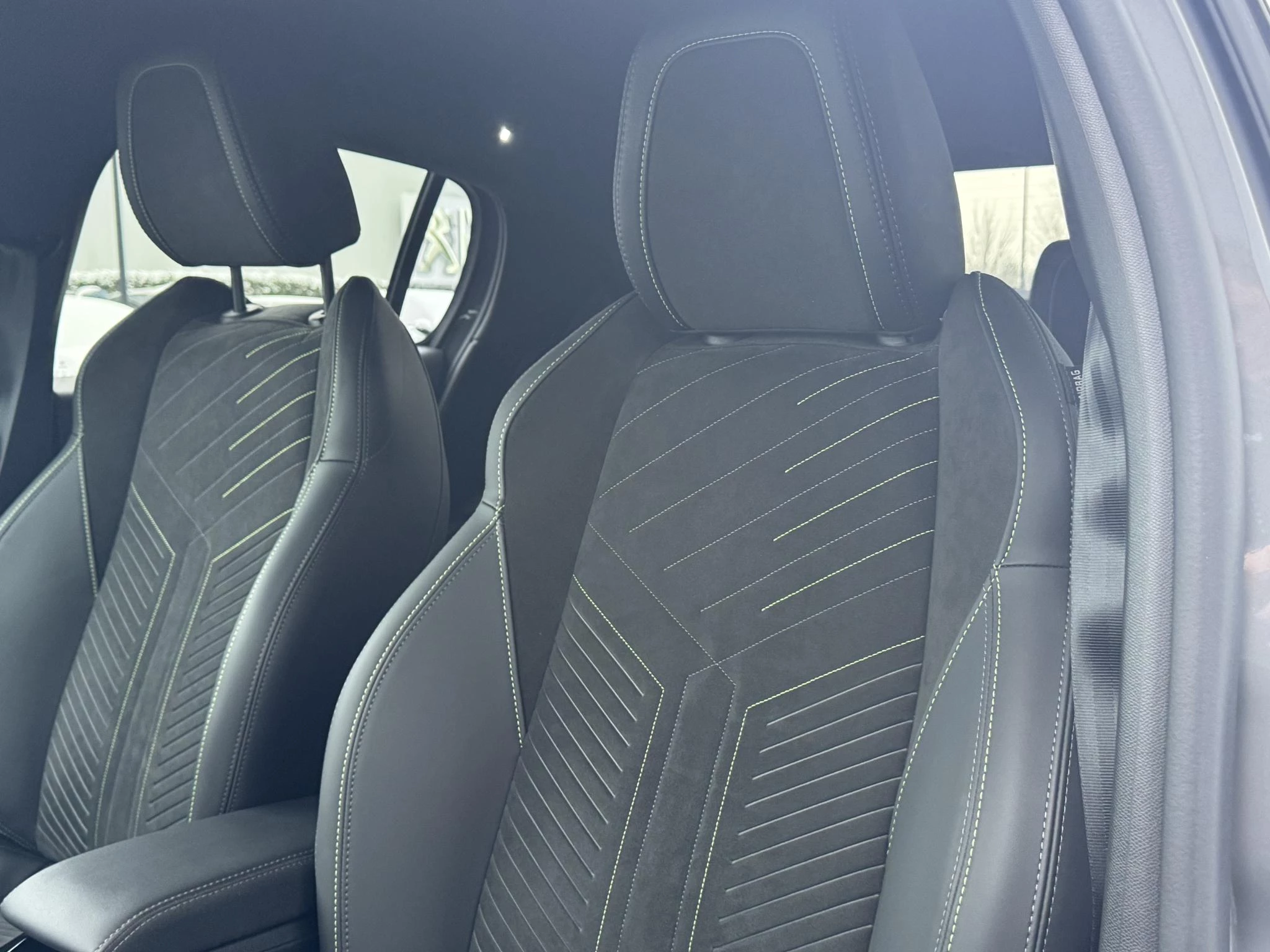 Peugeot-208-image-13