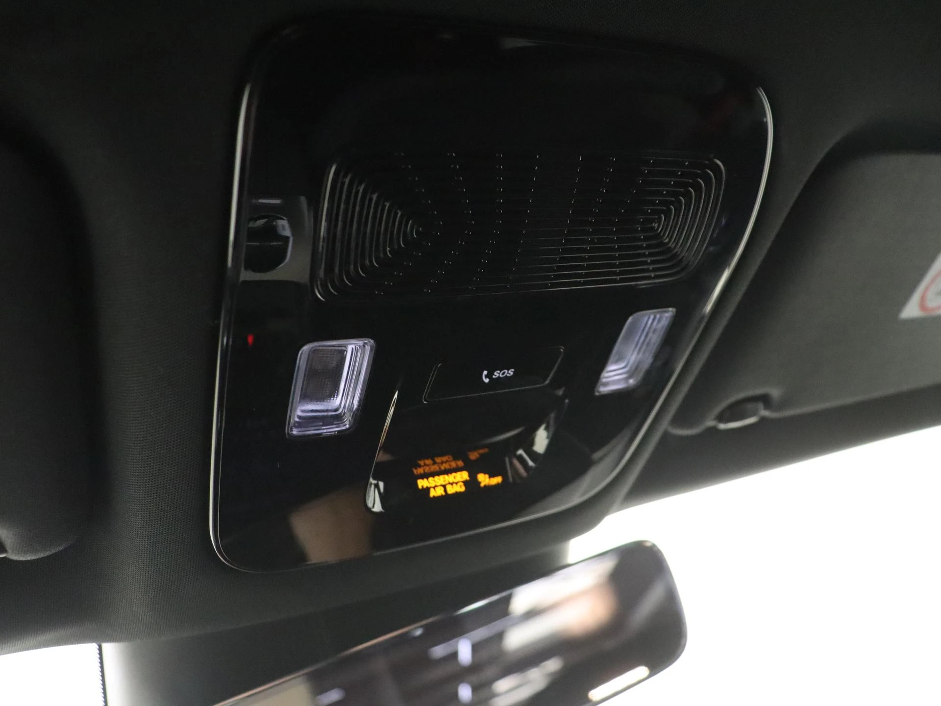 Mercedes-Benz-CLA-image-20