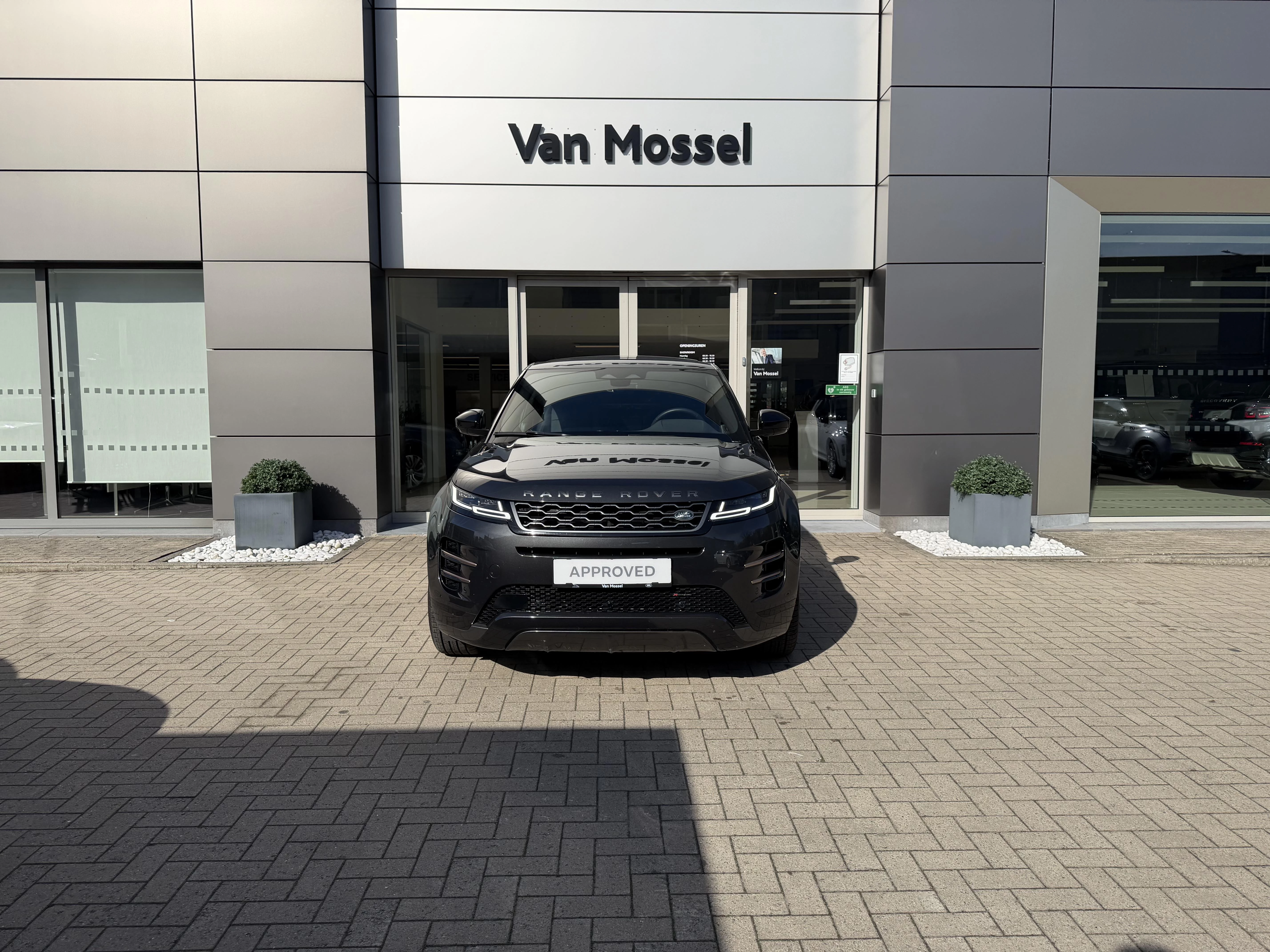 Land Rover Range Rover Evoque P300e PHEV R-Dynamic SE