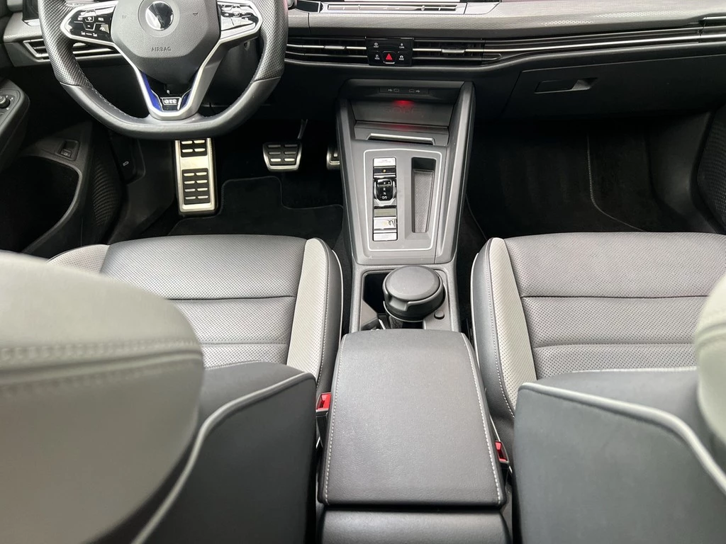Volkswagen Golf VIII Lim. 1.4 TSI DSG GTE *SOH94%*Pano*