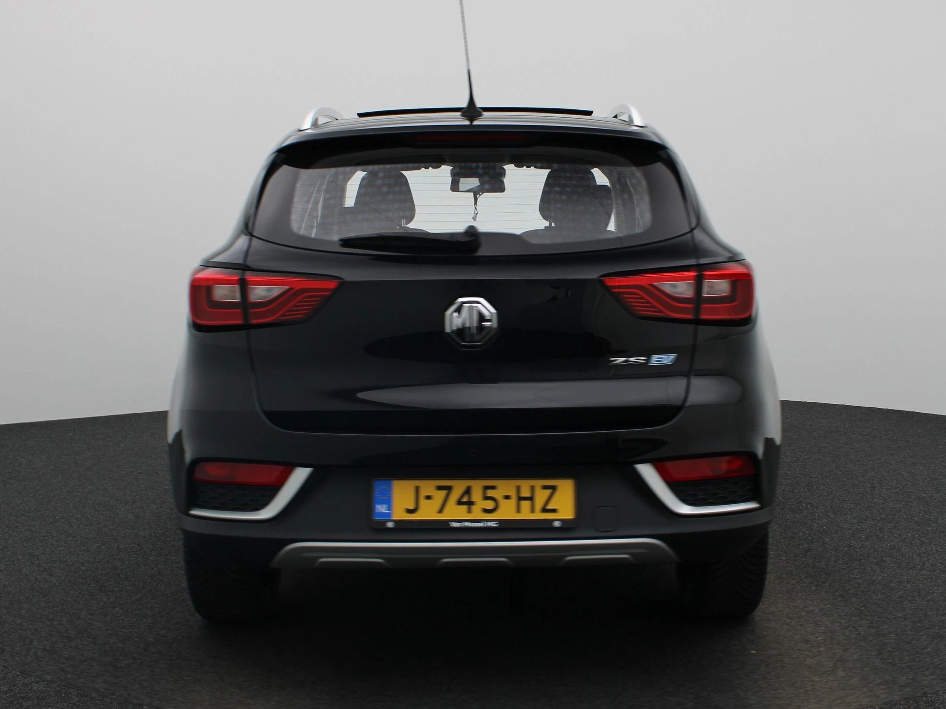 MG-ZS EV-image-4