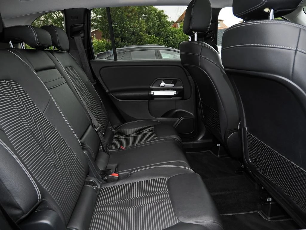 Mercedes-Benz-GLB 200 d-image-14