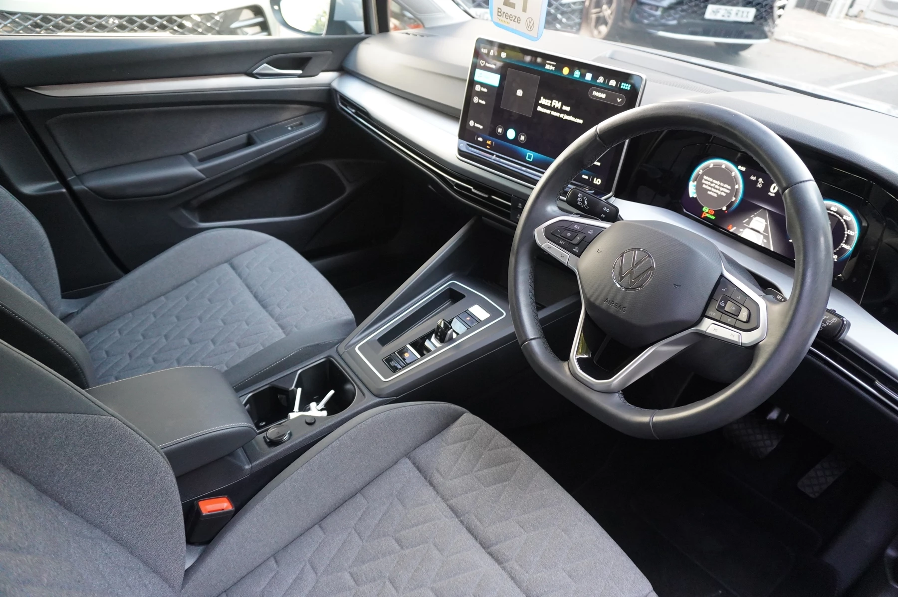 Volkswagen-Golf-image-5