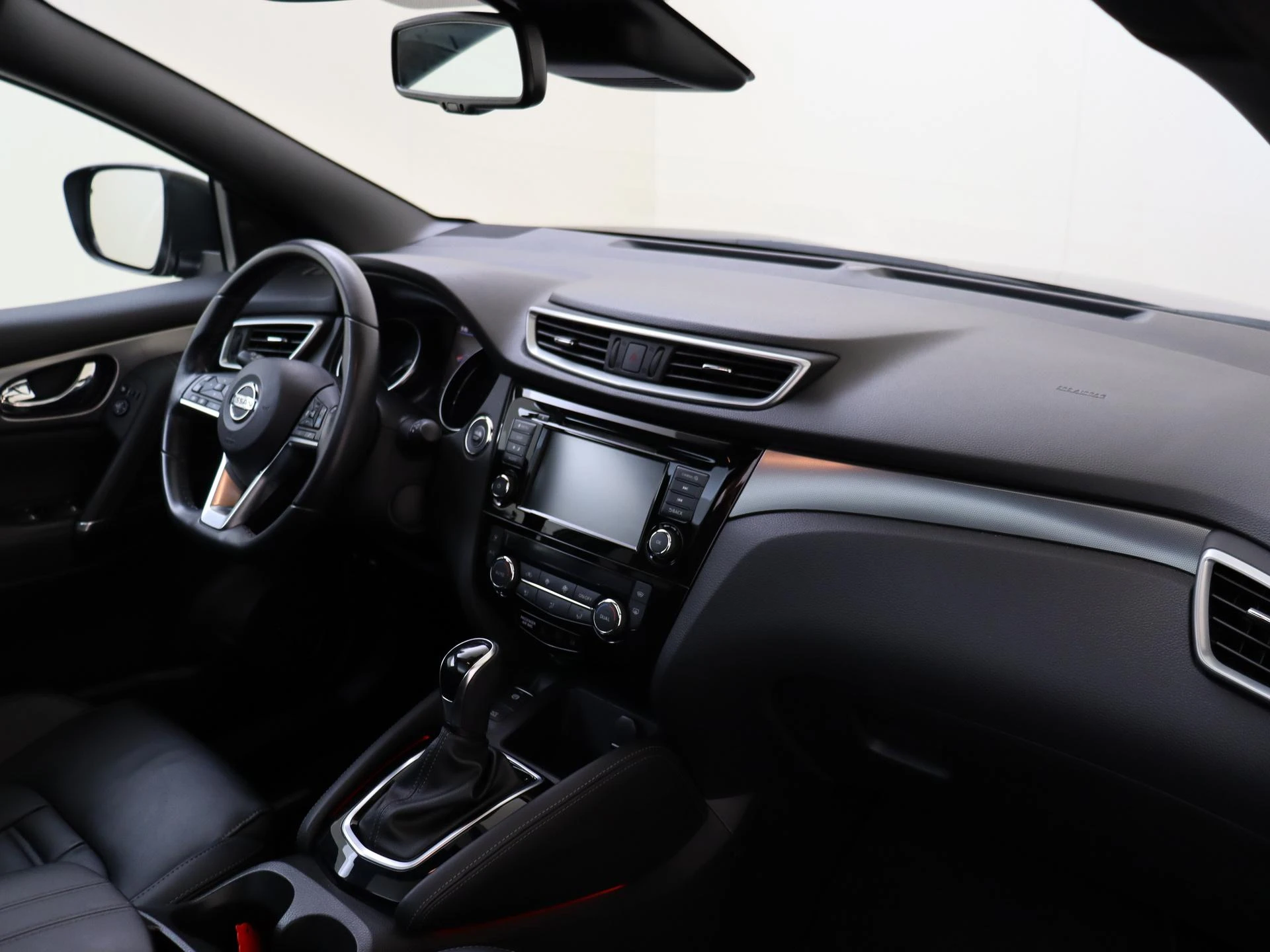 Nissan-QASHQAI-image-4