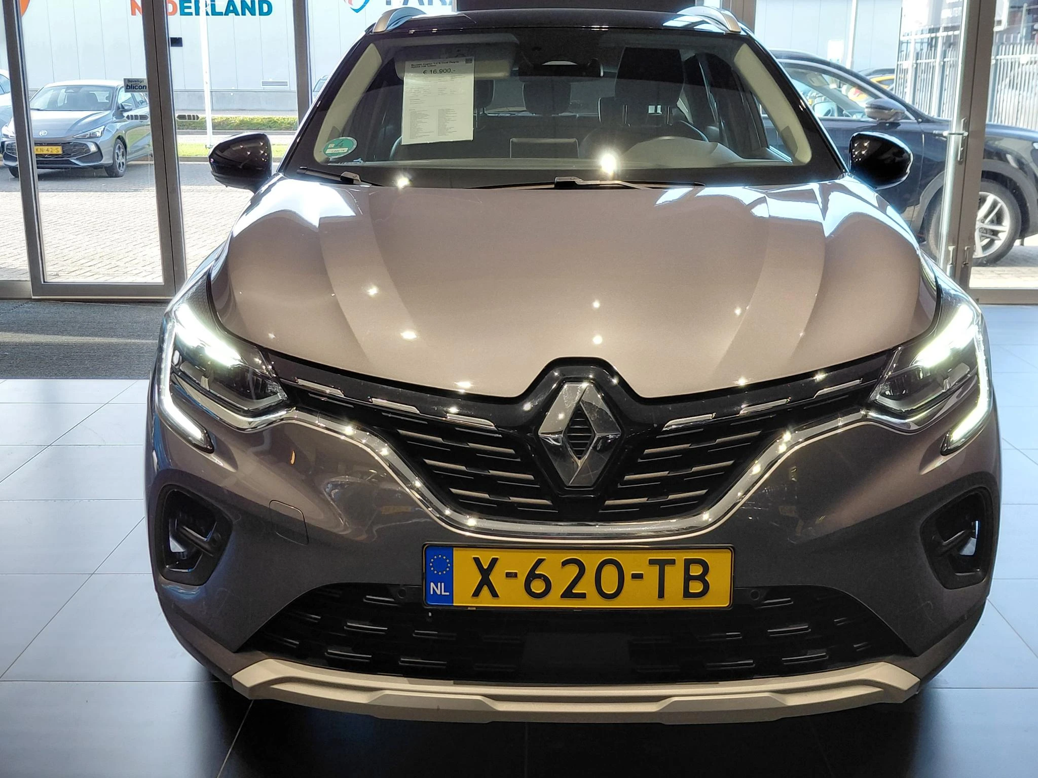 Renault-Captur-image-1