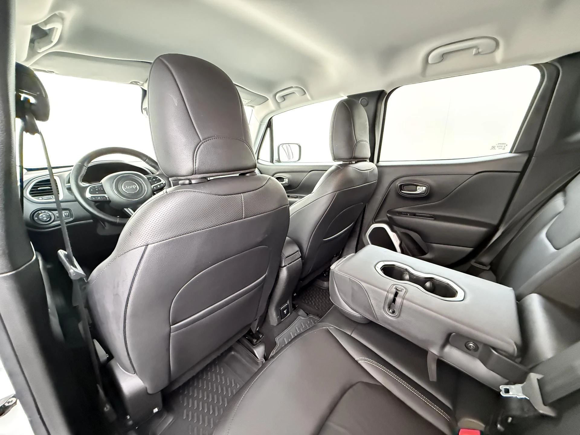 Jeep-Renegade-image-14