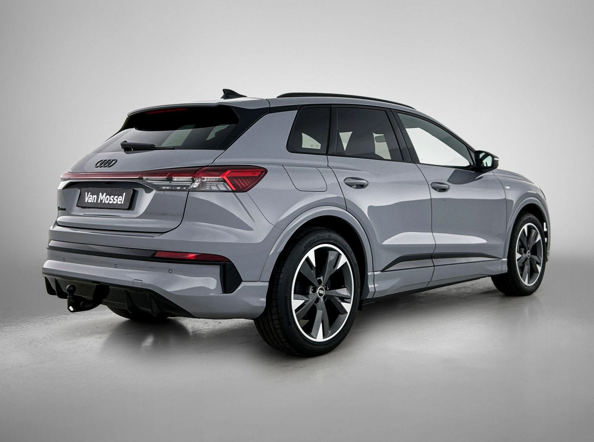 Audi-Q4 e-tron-image-3