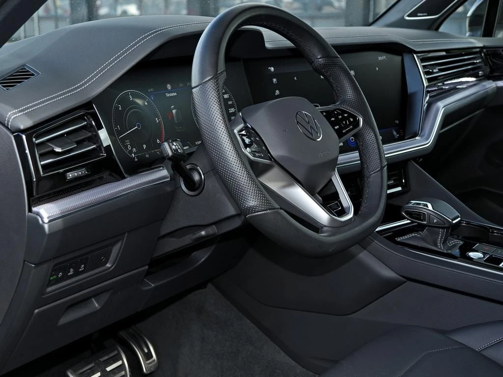 Volkswagen-Touareg-image-8