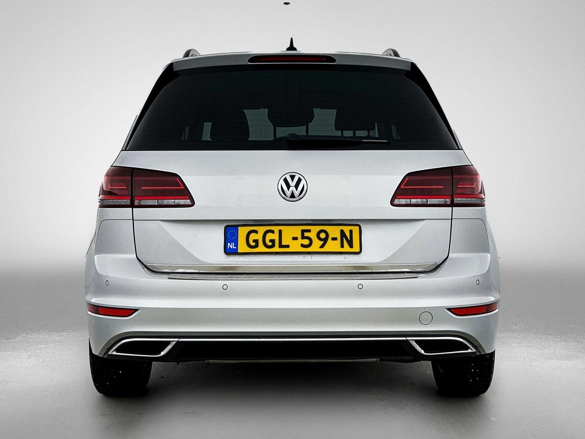 Volkswagen-Golf Sportsvan-image-2