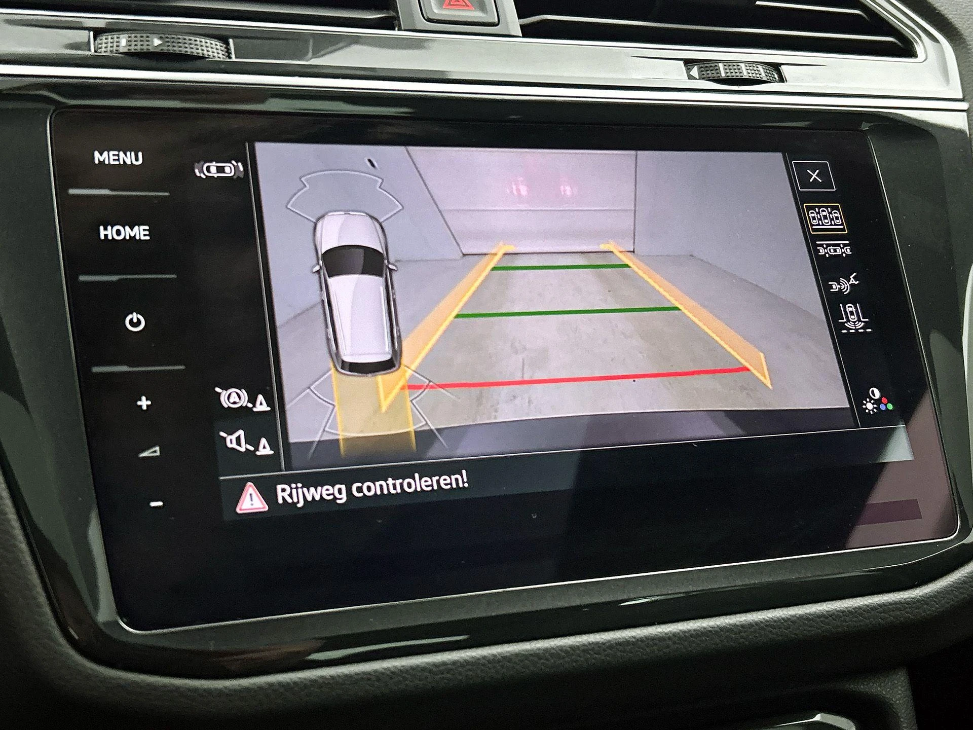 Volkswagen-Tiguan-image-13