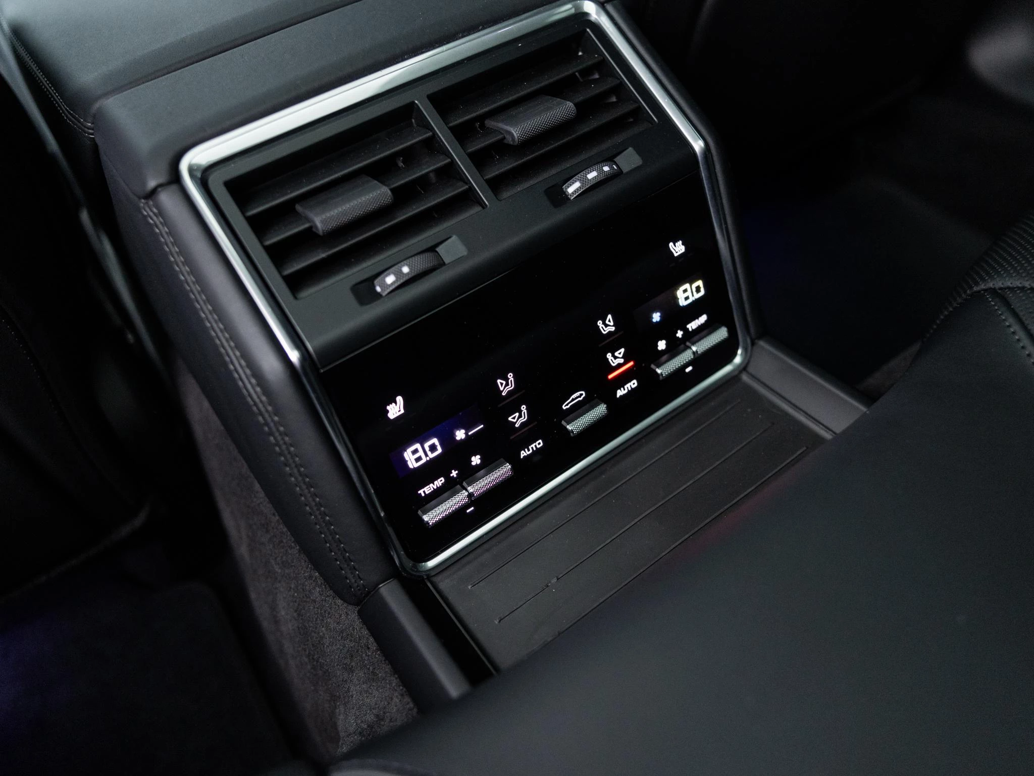 Porsche-Panamera-image-14