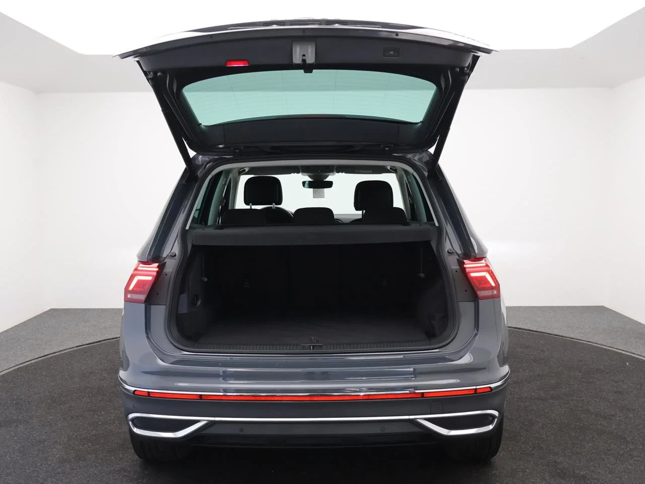 Volkswagen-Tiguan-image-8