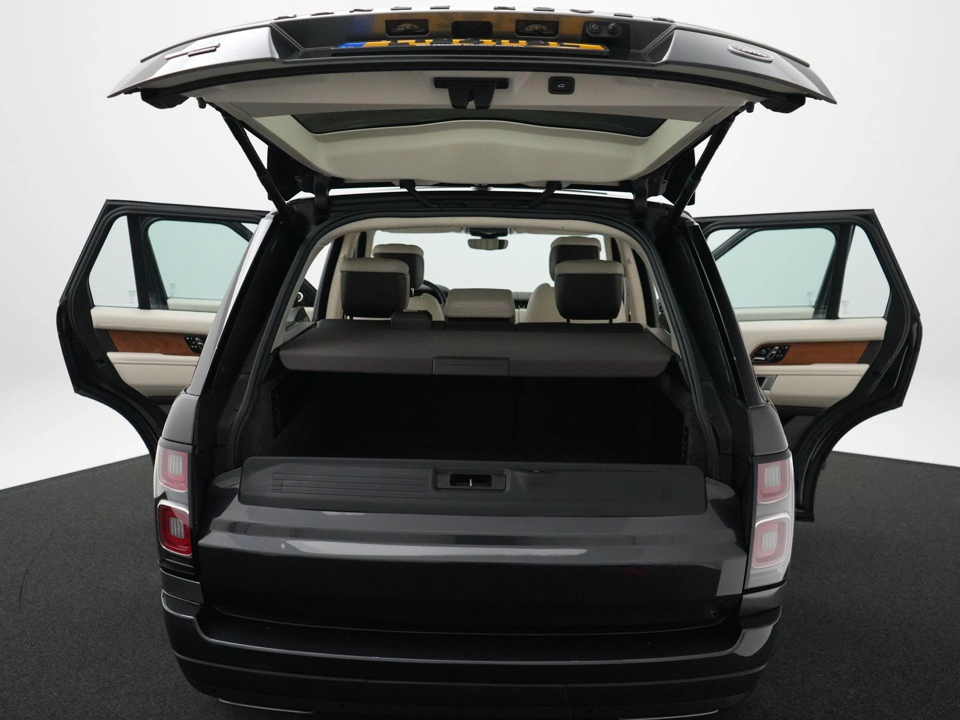 Land Rover-Range Rover-image-49