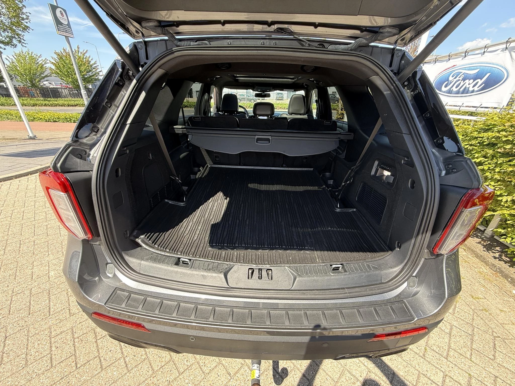 Ford-Explorer-image-12