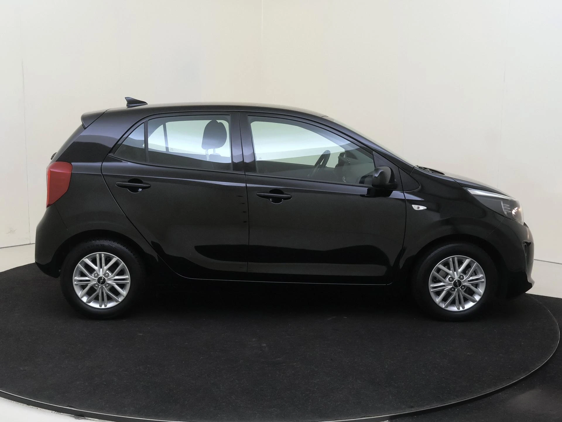 Kia-Picanto-image-8