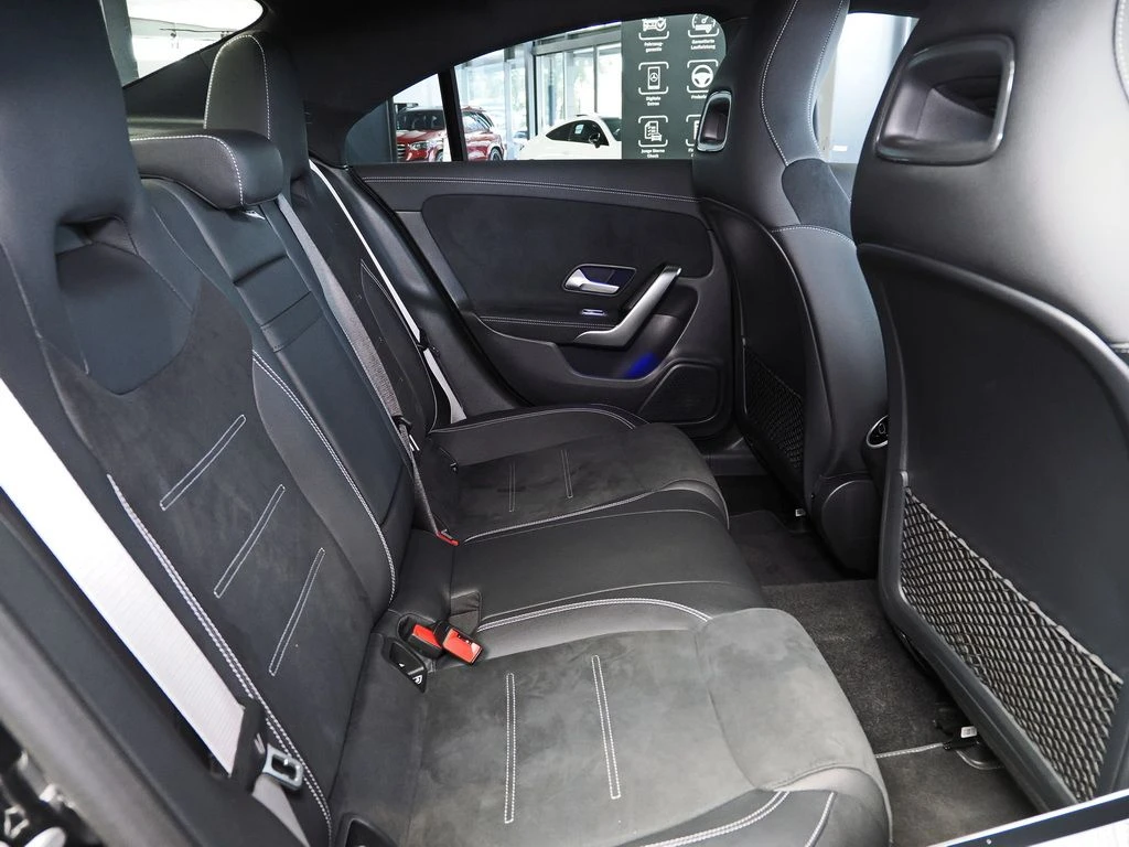 Mercedes-Benz-CLA 200-image-14