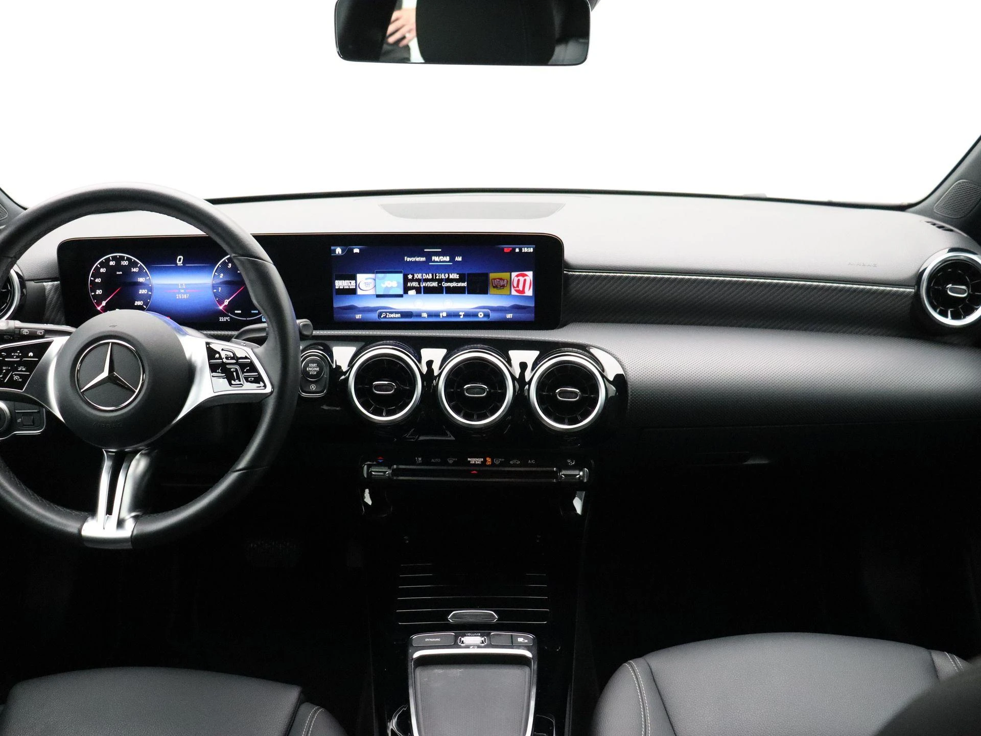 Mercedes-Benz-A-Klasse-image-17