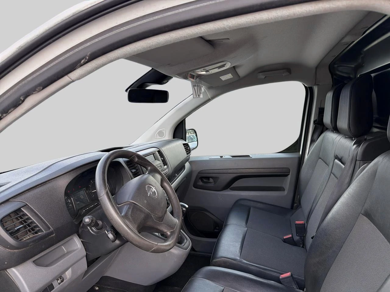 Opel-Vivaro-image-7
