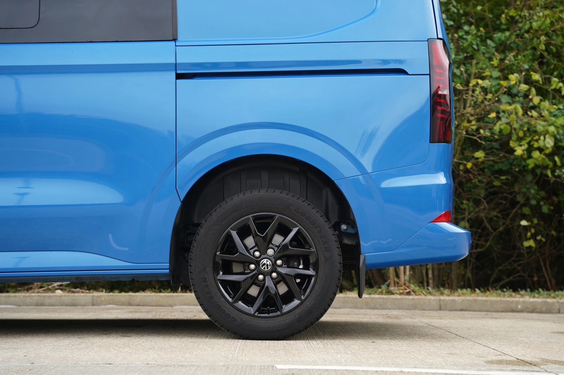 Volkswagen-Transporter-image-29