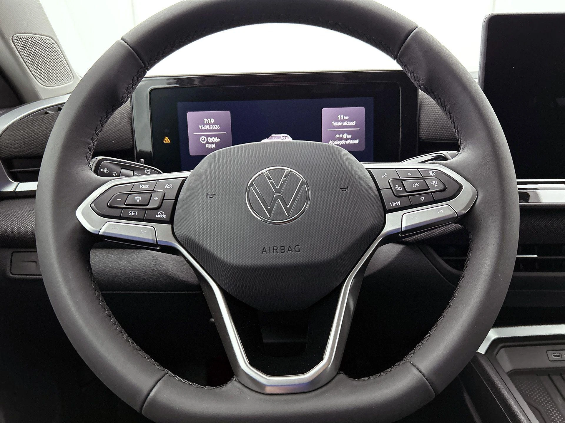 Volkswagen-T-Roc-image-21