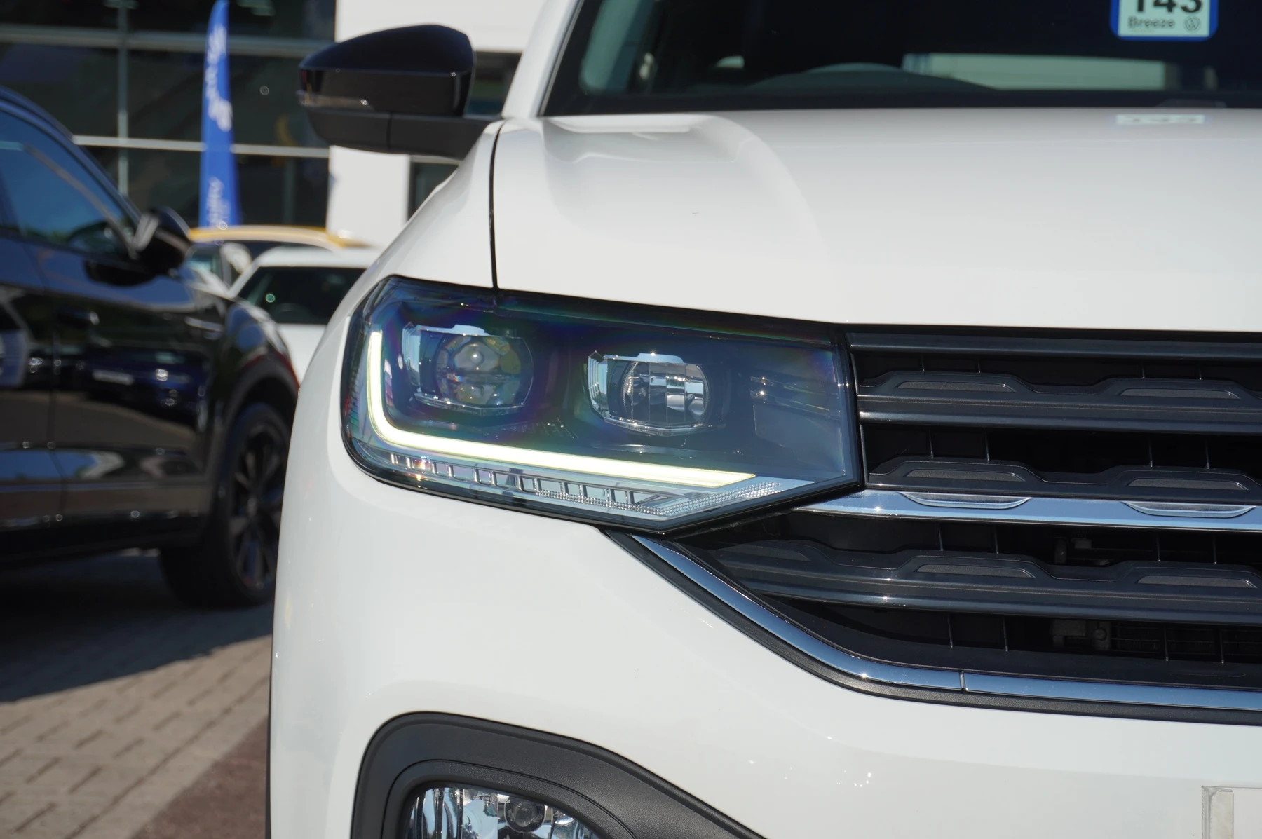 Volkswagen-T-Cross-image-10
