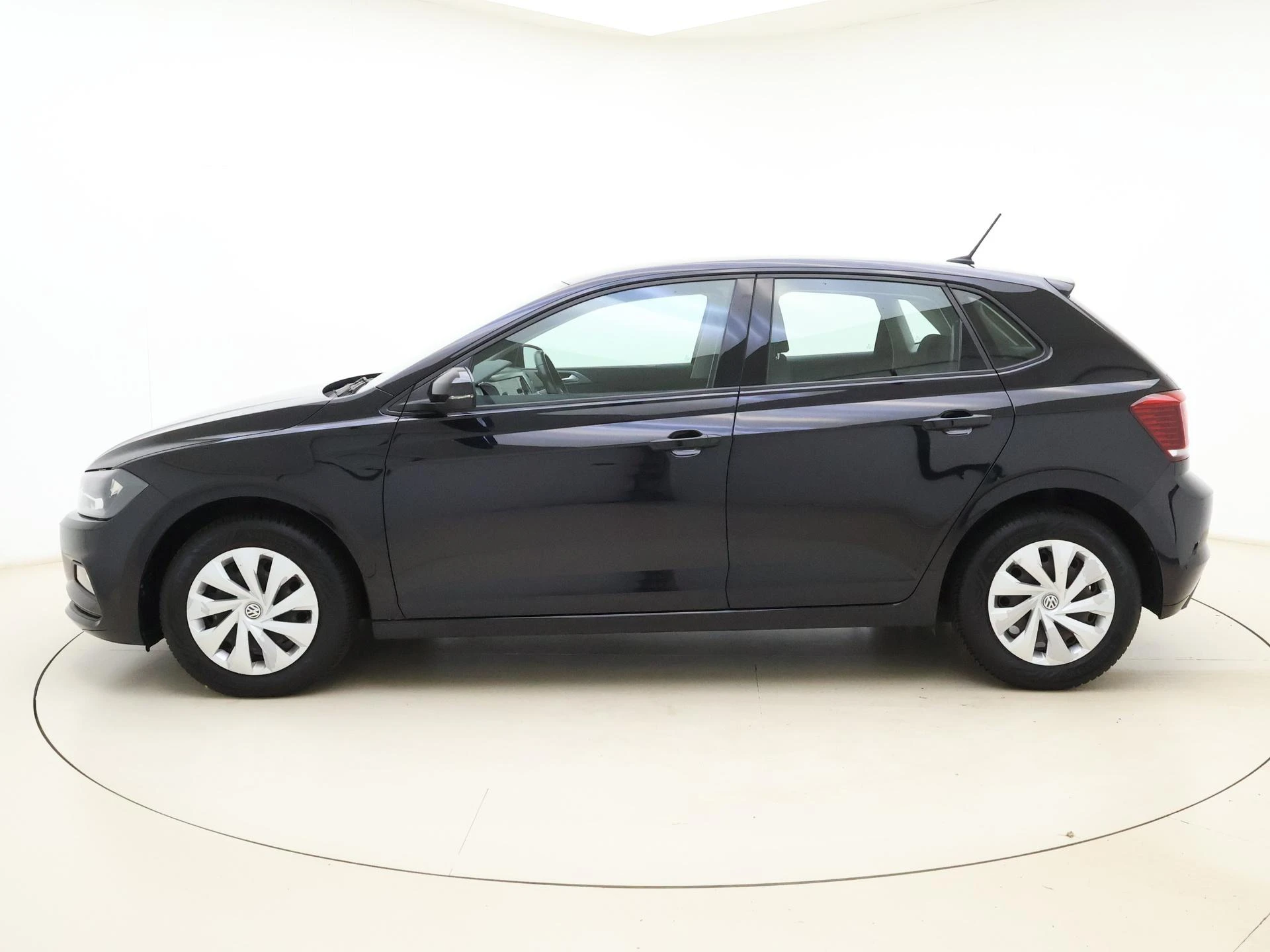 Volkswagen-Polo-image-1