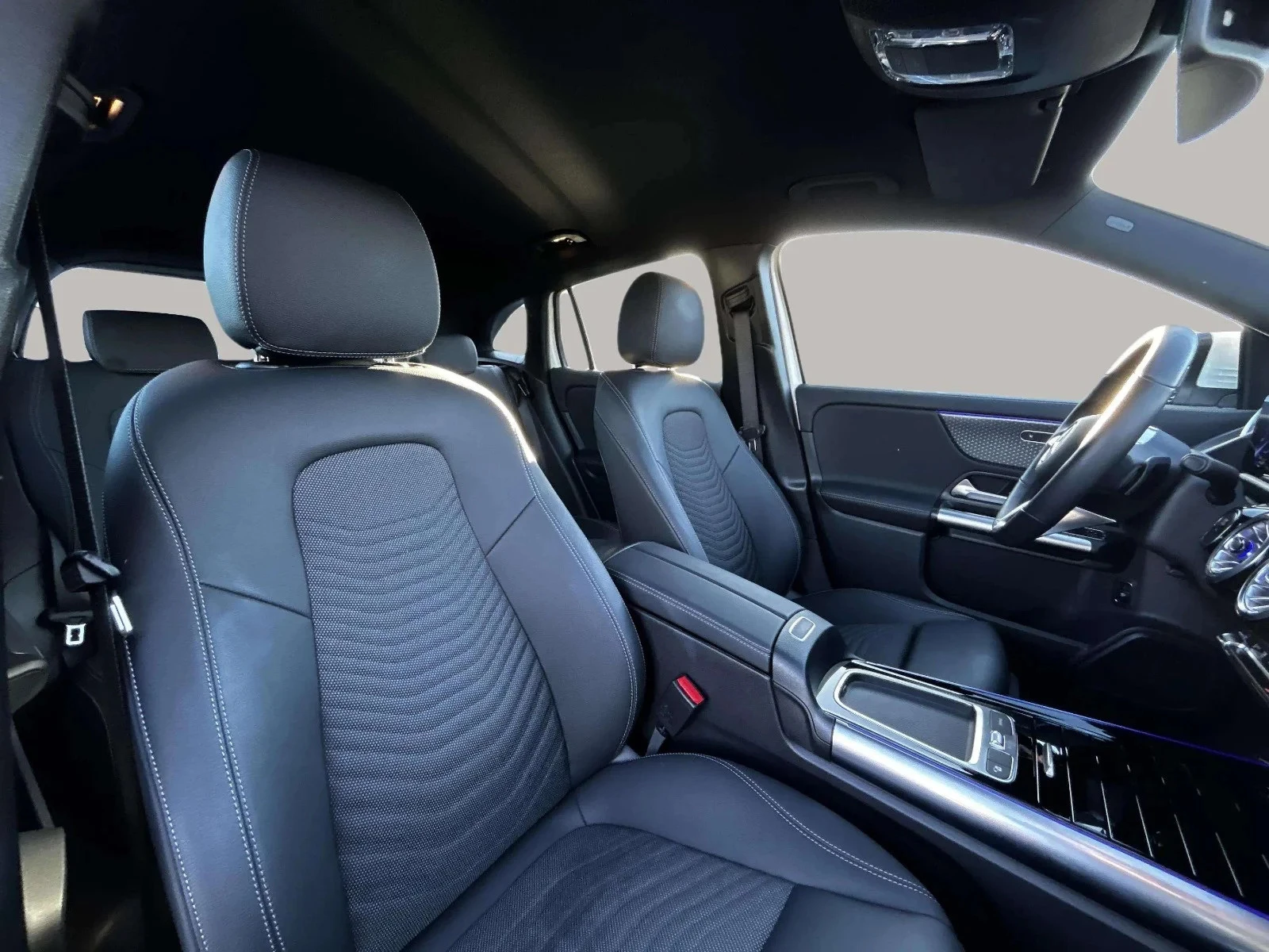 Mercedes-Benz-EQA-image-9