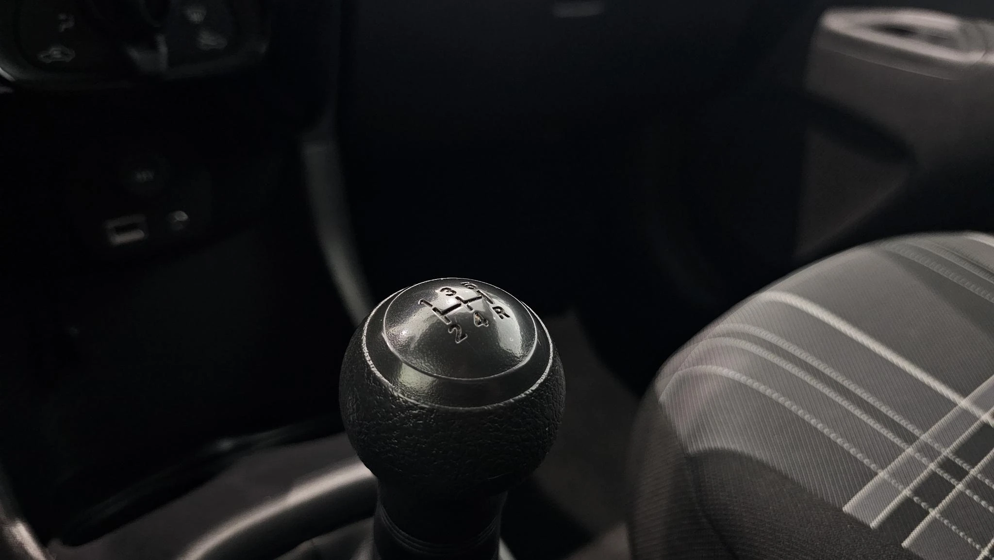 Peugeot-108-image-18