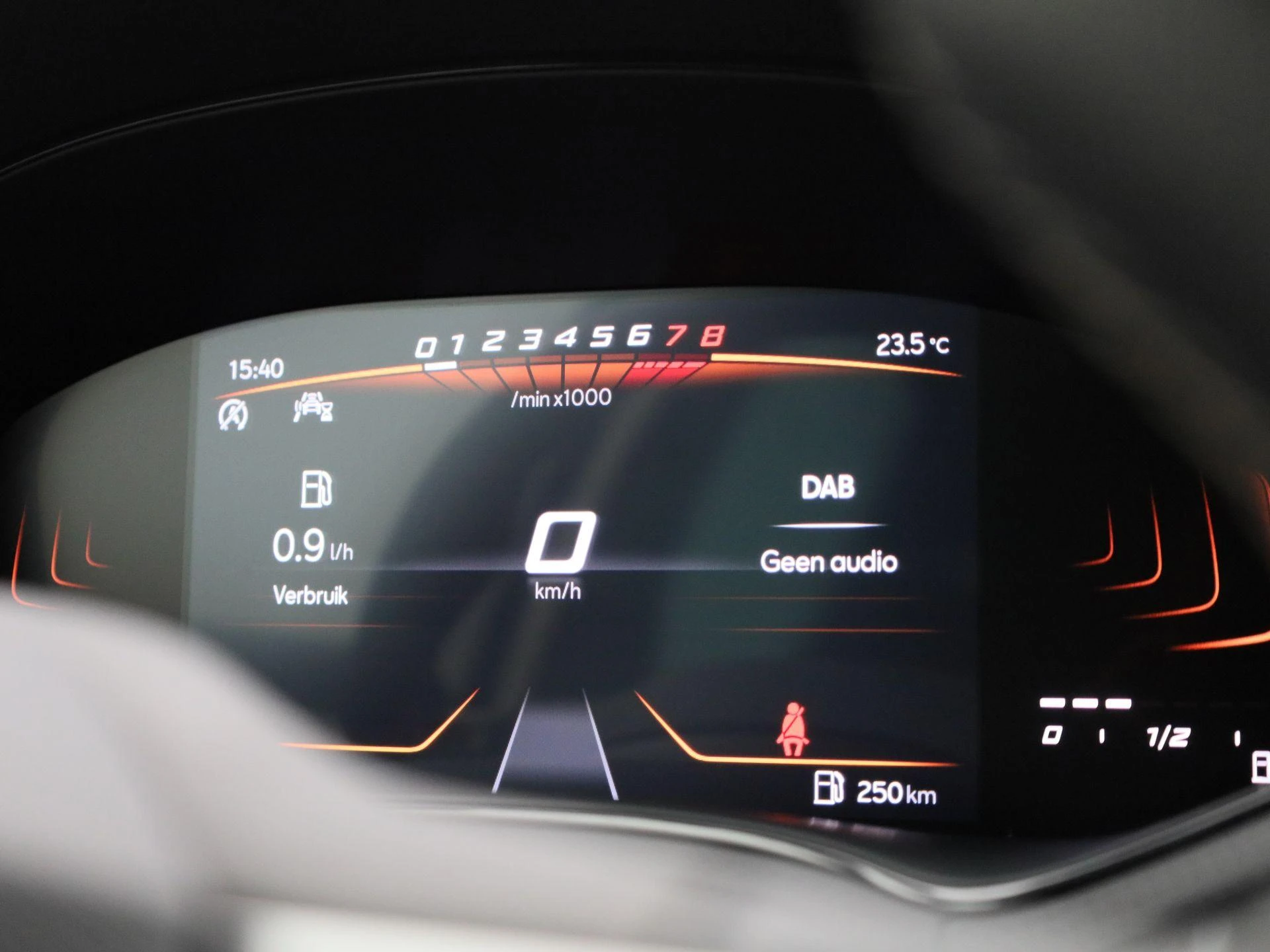 SEAT-Arona-image-21